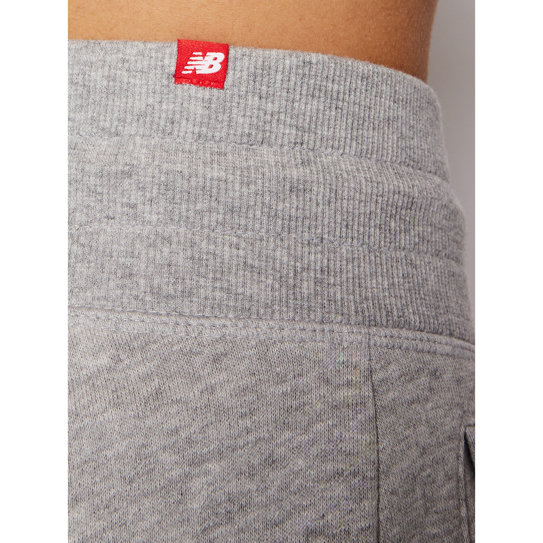 New Balance Долнище анцуг Esse NBWP03530 Сив Regular Fit - Pepit.bg