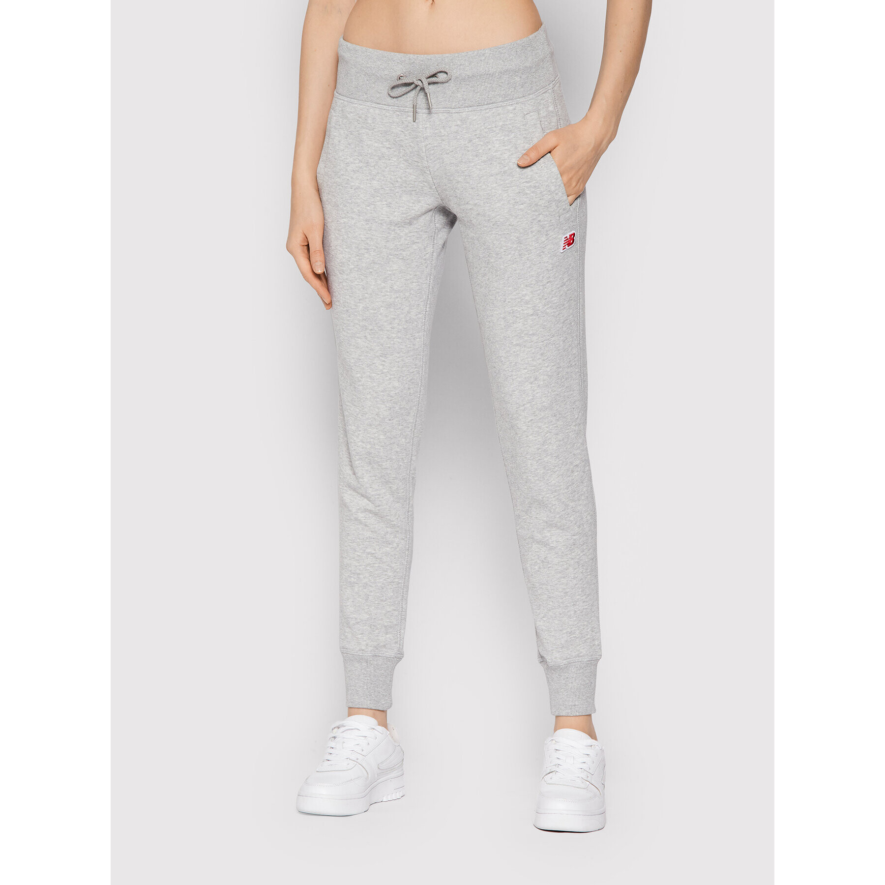 New Balance Долнище анцуг Essentials Small WP13561 Сив Athletic Fit - Pepit.bg
