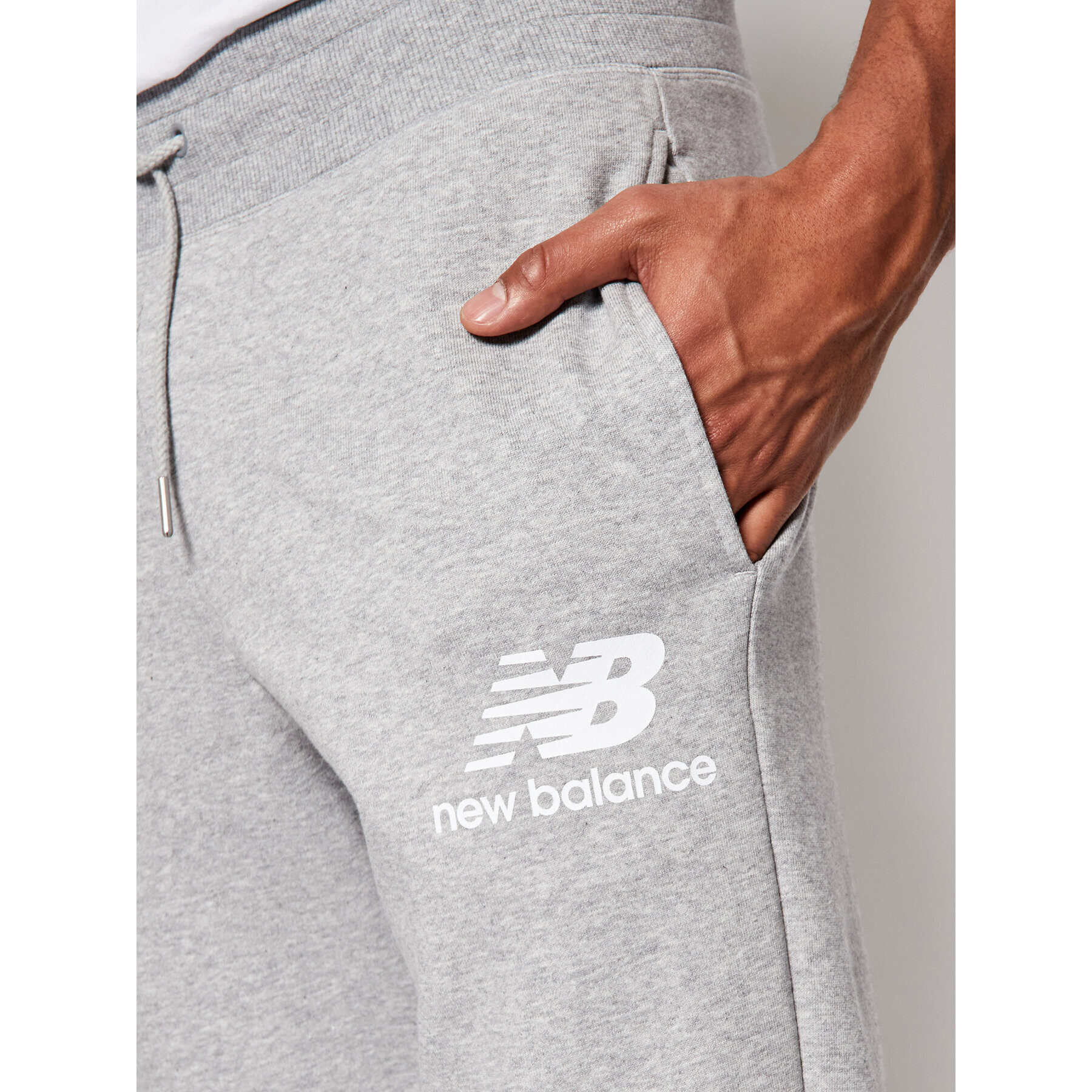 New Balance Долнище анцуг Essentials Stacked Logo MP03558 Сив Athletic Fit - Pepit.bg