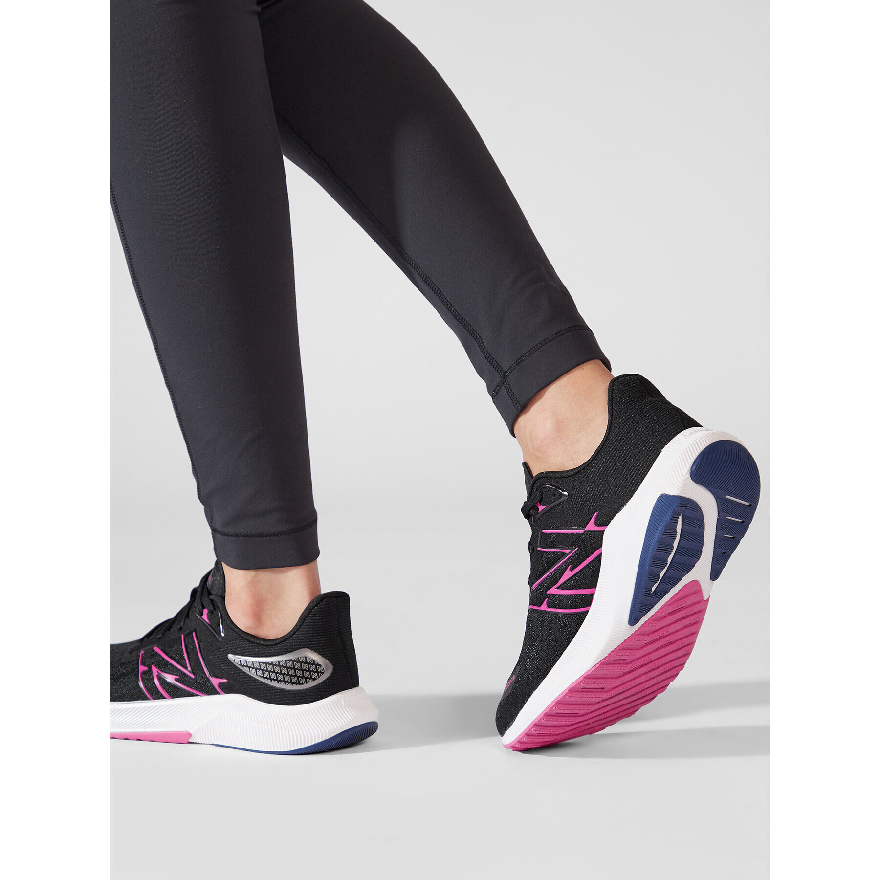 New Balance Обувки FuelCell Propel v3 WFCPRCD3 Черен - Pepit.bg