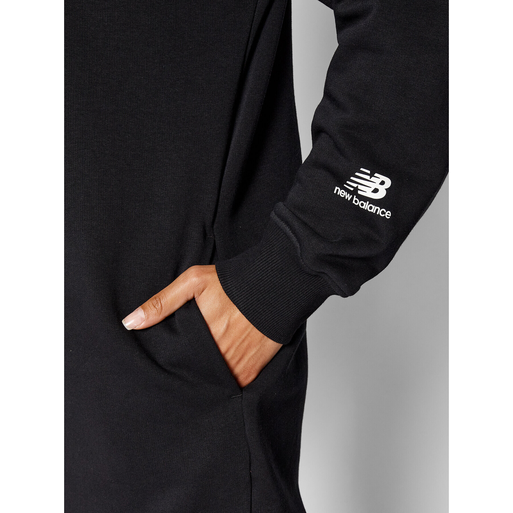 New Balance Плетена рокля Ess WD21501 Черен Oversize - Pepit.bg