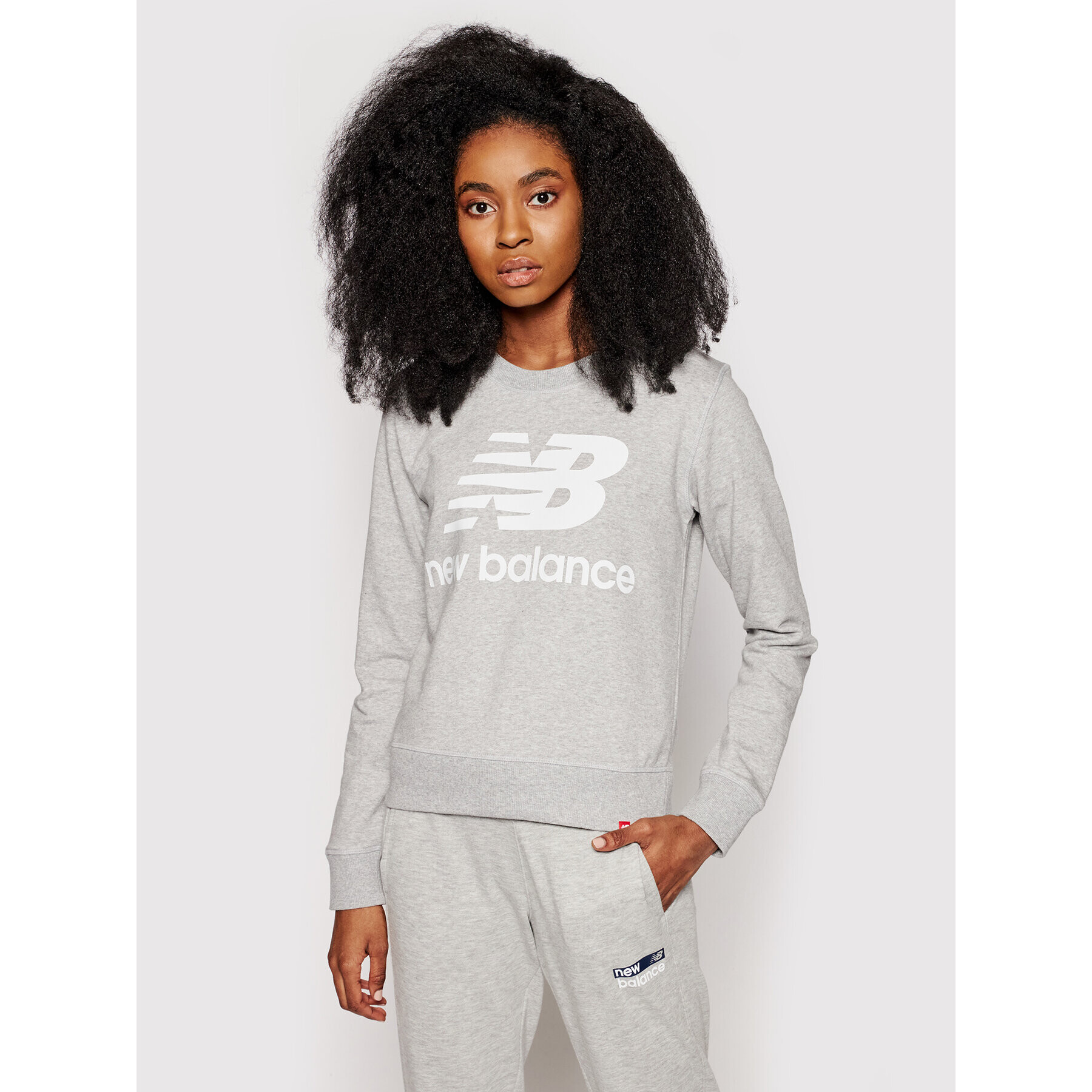New Balance Суитшърт Essentials Crew WT03551 Сив Relaxed Fit - Pepit.bg