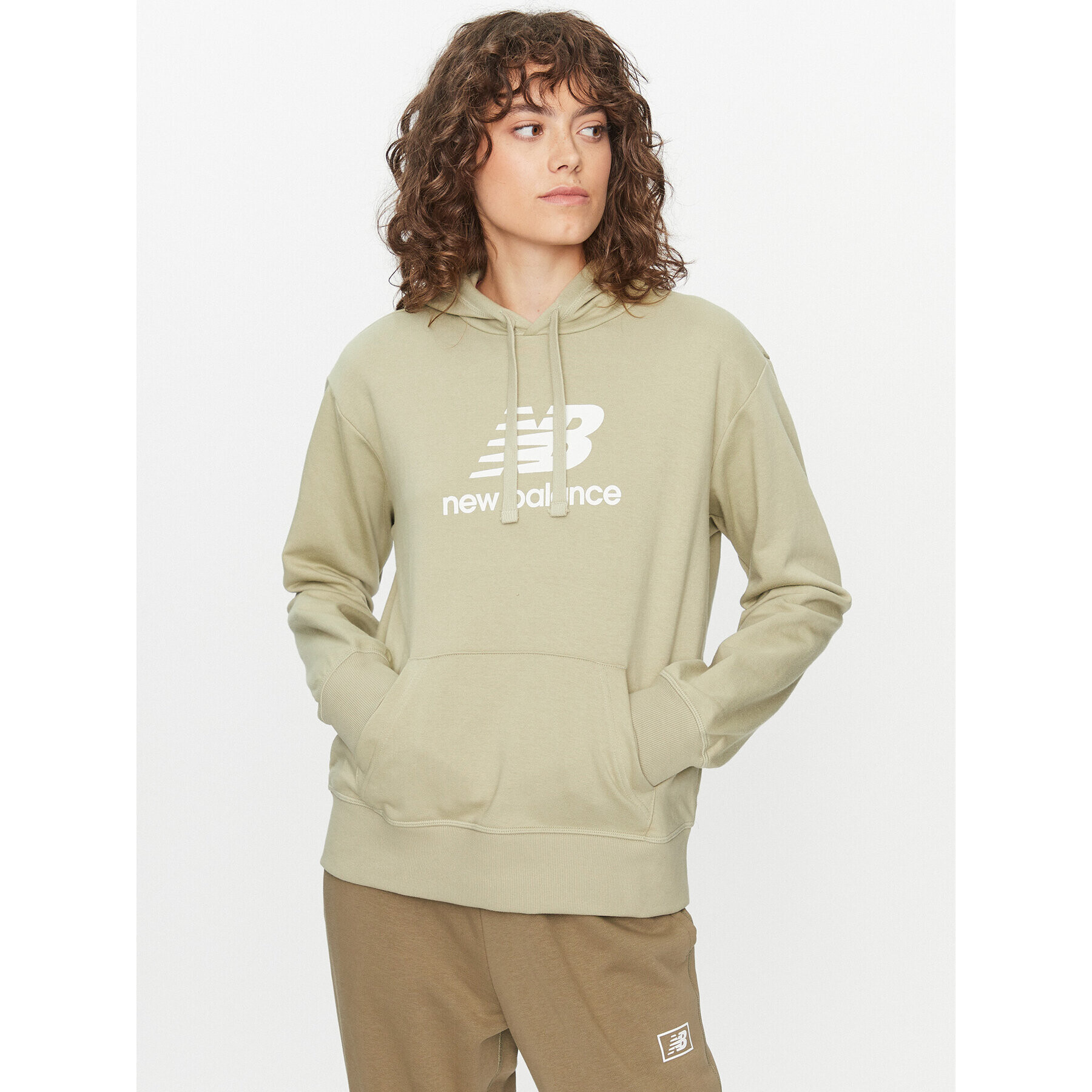 New Balance Суитшърт Essentials Stacked Logo Hoodie WT31533 Зелен Regular Fit - Pepit.bg