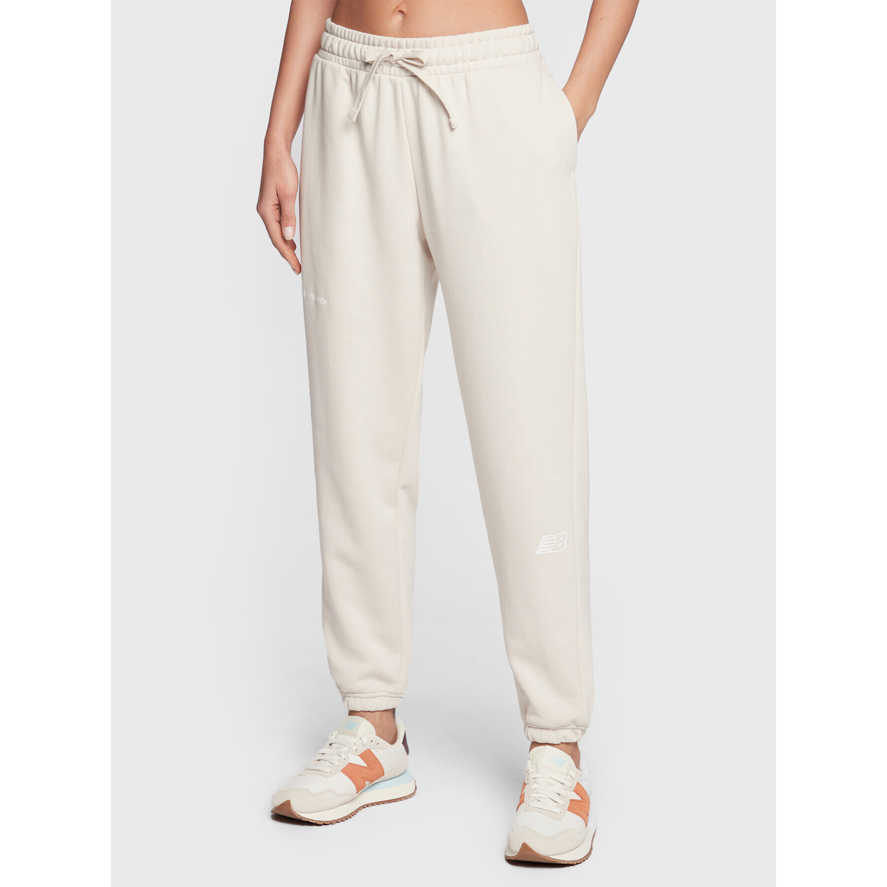 New Balance Суитшърт Essentials WP23508 Сив Relaxed Fit - Pepit.bg