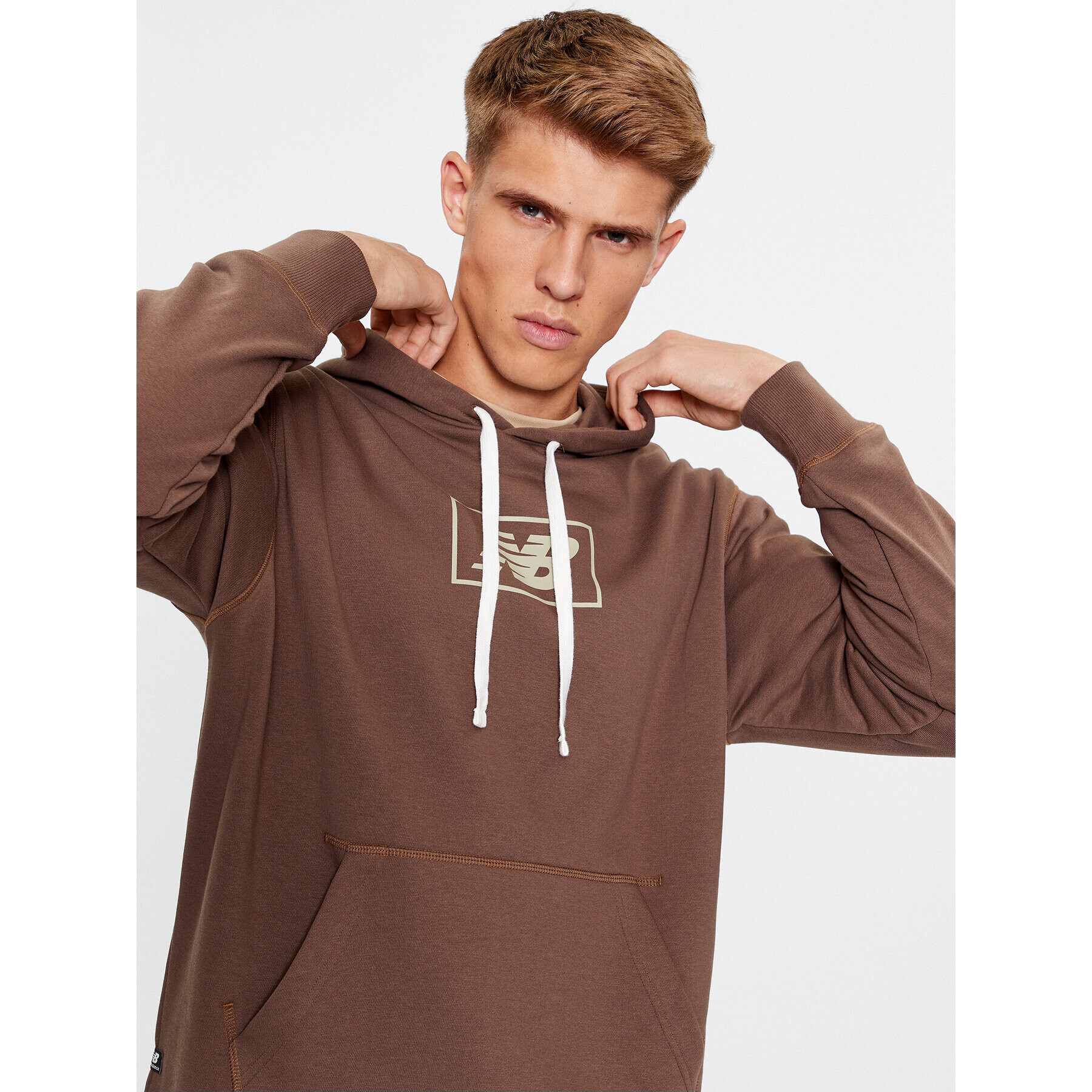 New Balance Суитшърт NB Essentials Hoodie MT33508 Кафяв Regular Fit - Pepit.bg