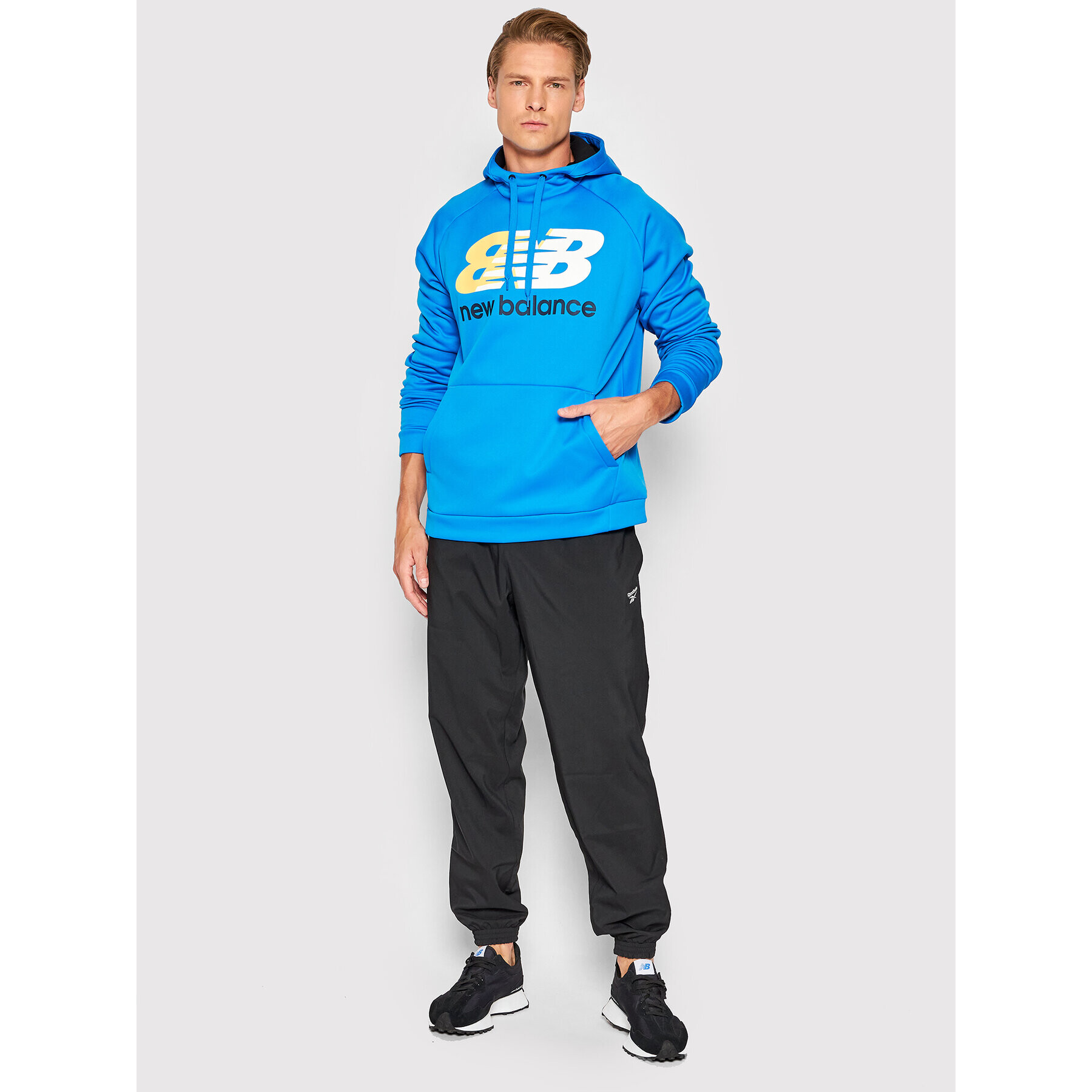 New Balance Суитшърт Tenacity Performance MT21021 Син Athletic Fit - Pepit.bg