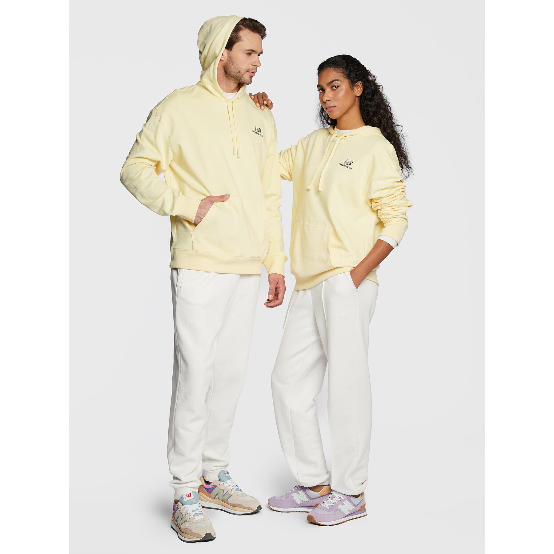 New Balance Суитшърт Unisex UT21500 Жълт Relaxed Fit - Pepit.bg