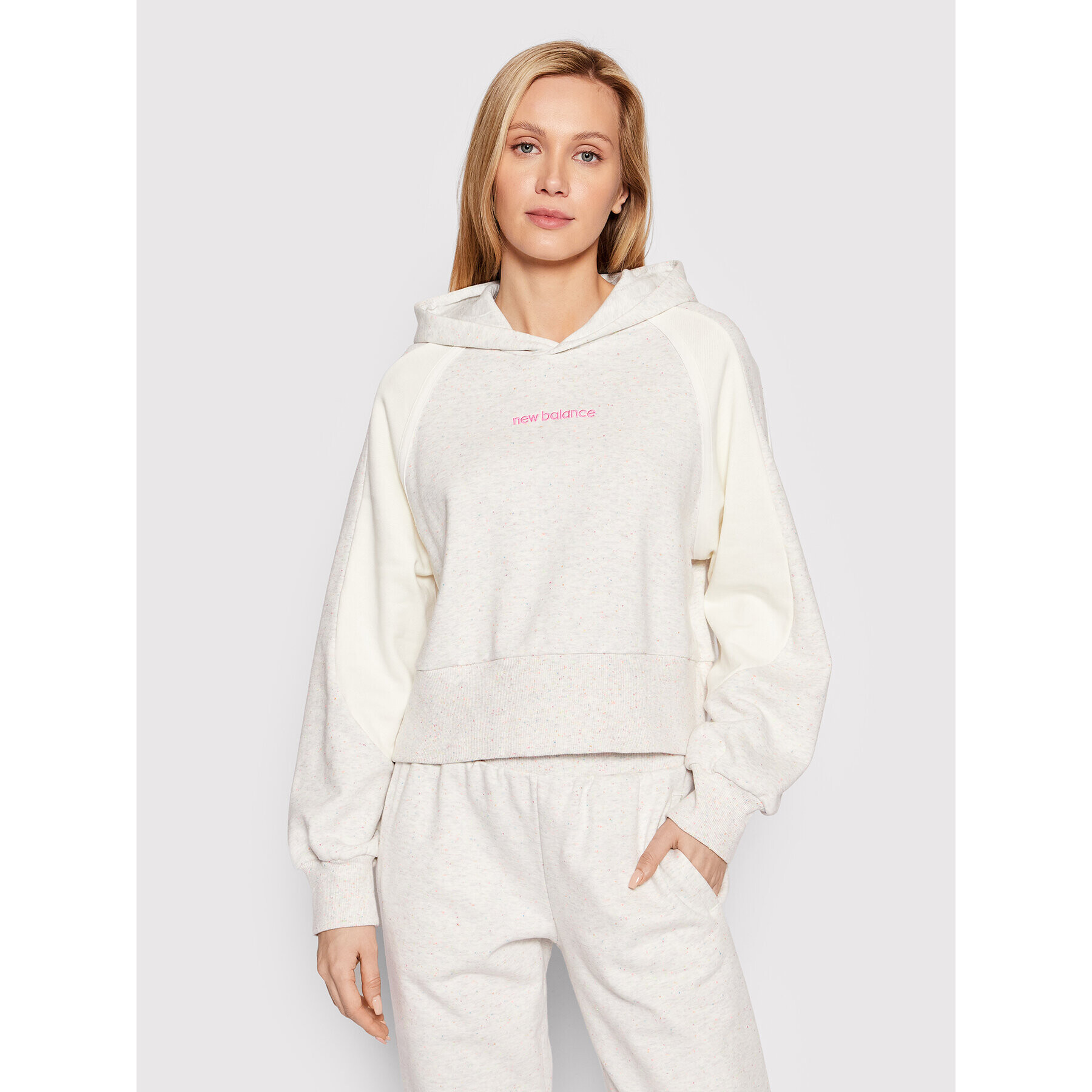 New Balance Суитшърт WT21524 Бежов Relaxed Fit - Pepit.bg