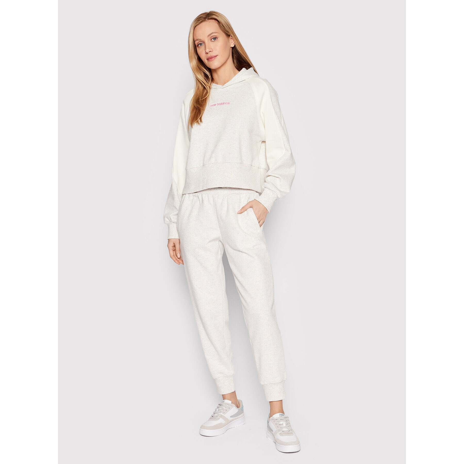 New Balance Суитшърт WT21524 Бежов Relaxed Fit - Pepit.bg