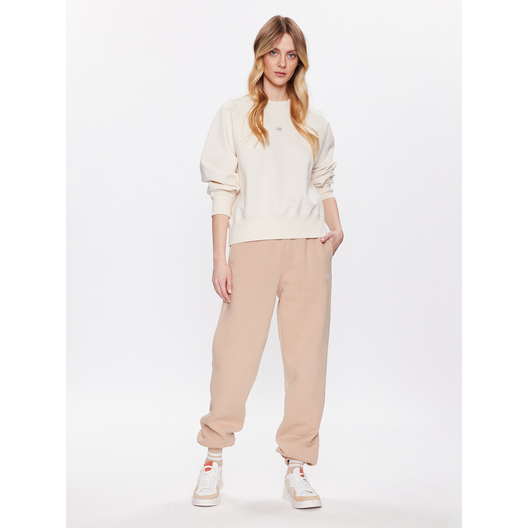New Balance Суитшърт WT31500 Екрю Oversize - Pepit.bg