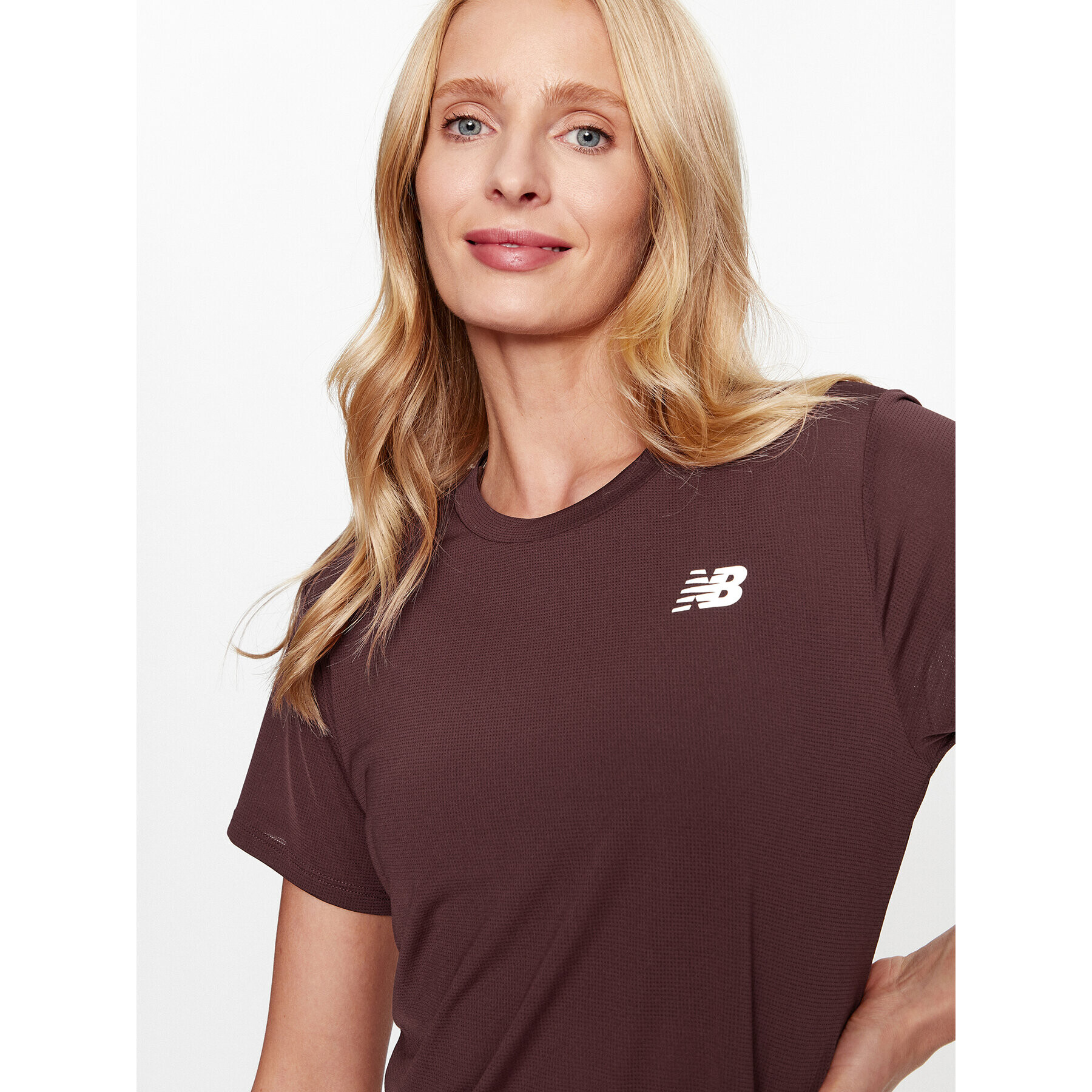 New Balance Тишърт Accelerate Short Sleeve Top WT23222 Червен Regular Fit - Pepit.bg