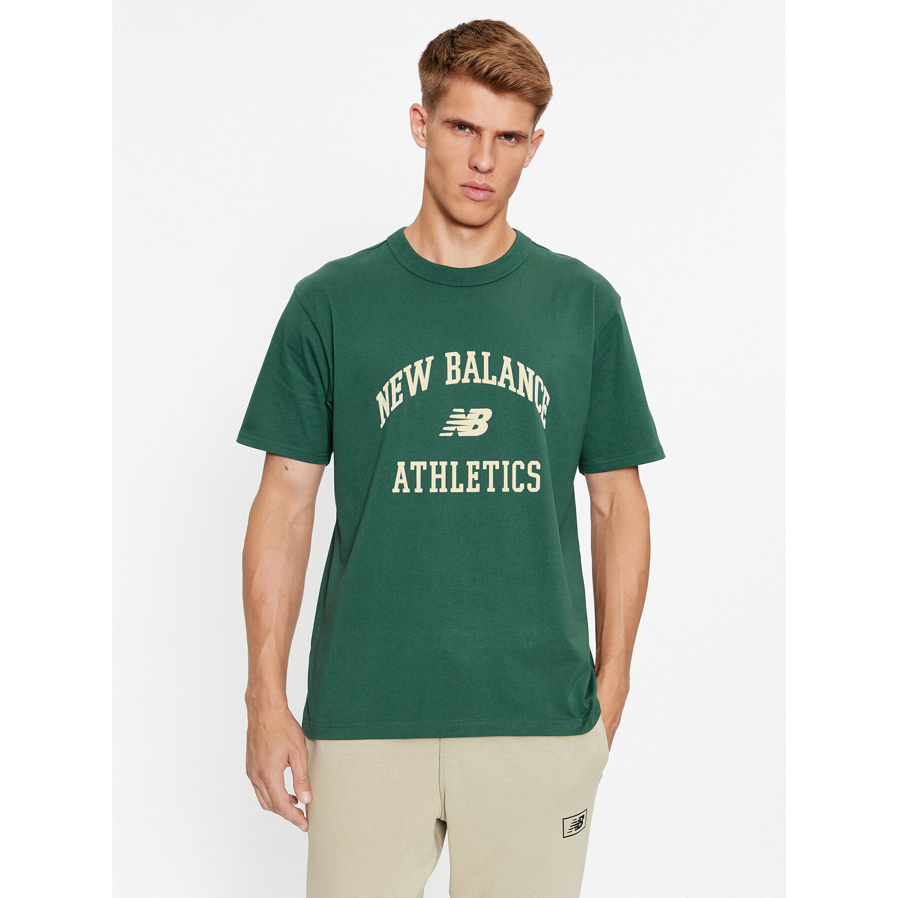 New Balance Тишърт Athletics Varsity Graphic T-Shirt MT33551 Зелен Regular Fit - Pepit.bg