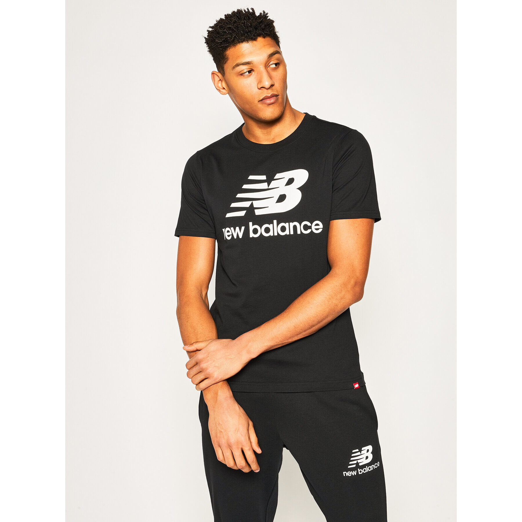 New Balance Тишърт Essentials Stacked Logo Tee MT01575 Черен Athletic Fit - Pepit.bg