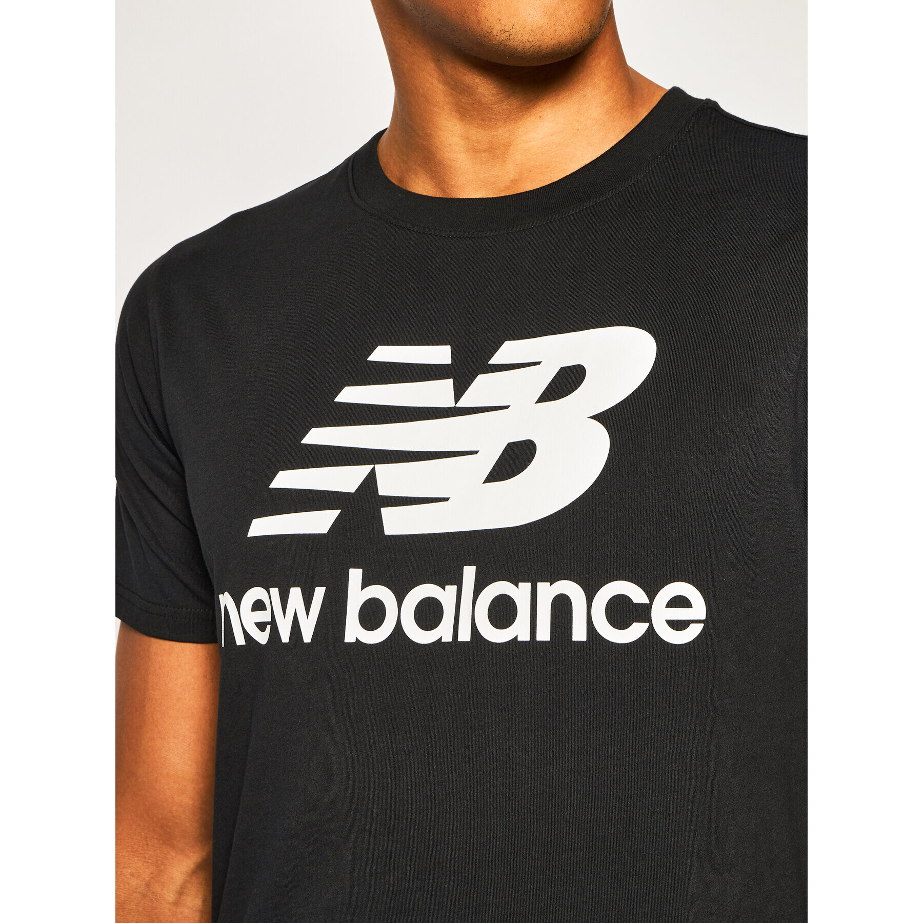 New Balance Тишърт Essentials Stacked Logo Tee MT01575 Черен Athletic Fit - Pepit.bg