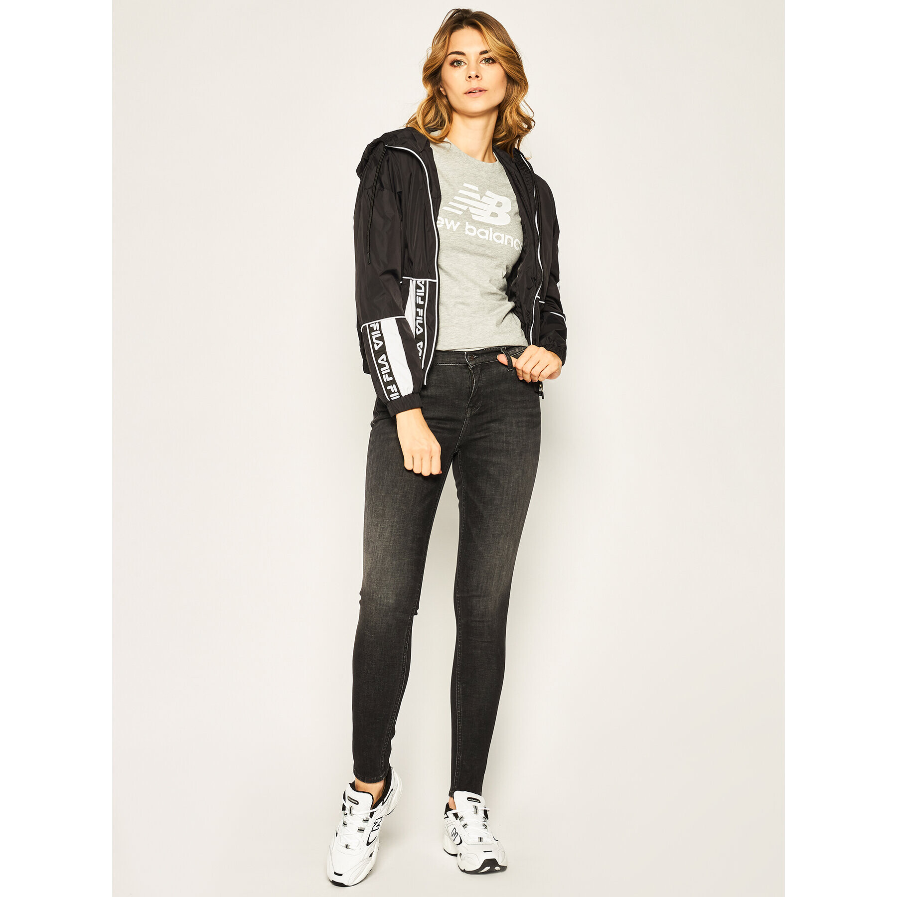 New Balance Тишърт Essentials Stacked Logo Tee WT91546 Сив Athletic Fit - Pepit.bg