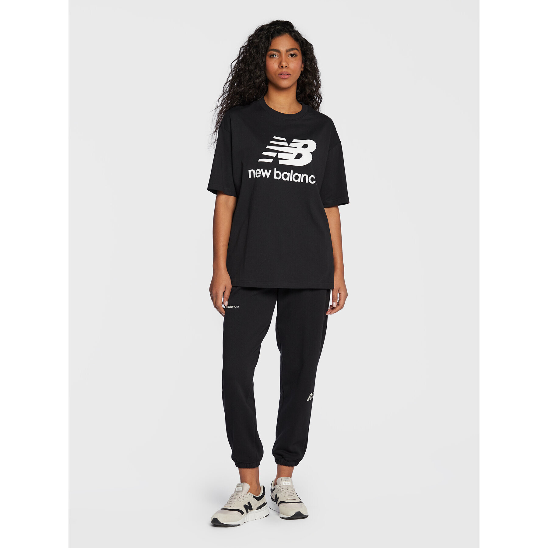 New Balance Тишърт Essentials Stacked Logo WT03519 Черен Oversize - Pepit.bg