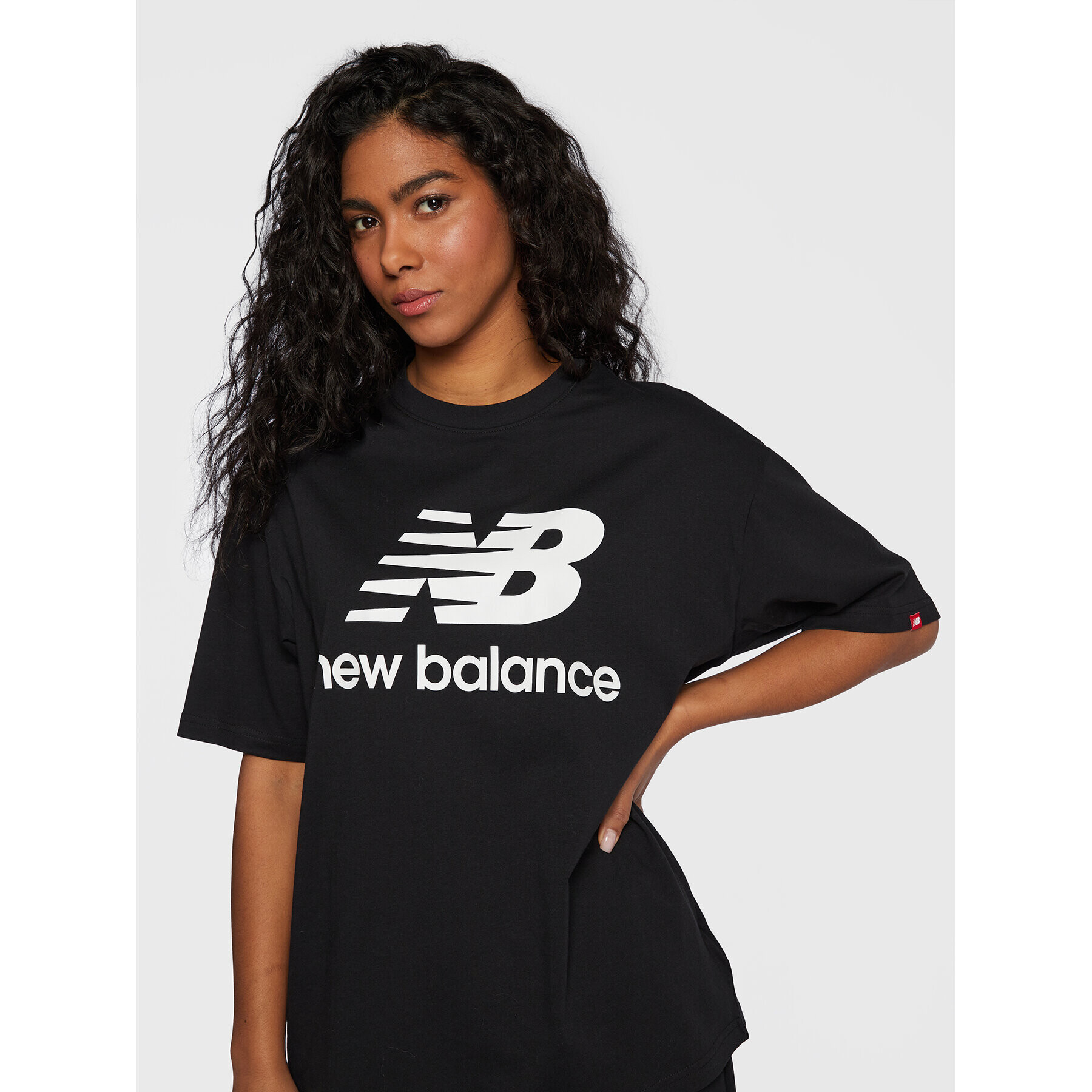 New Balance Тишърт Essentials Stacked Logo WT03519 Черен Oversize - Pepit.bg