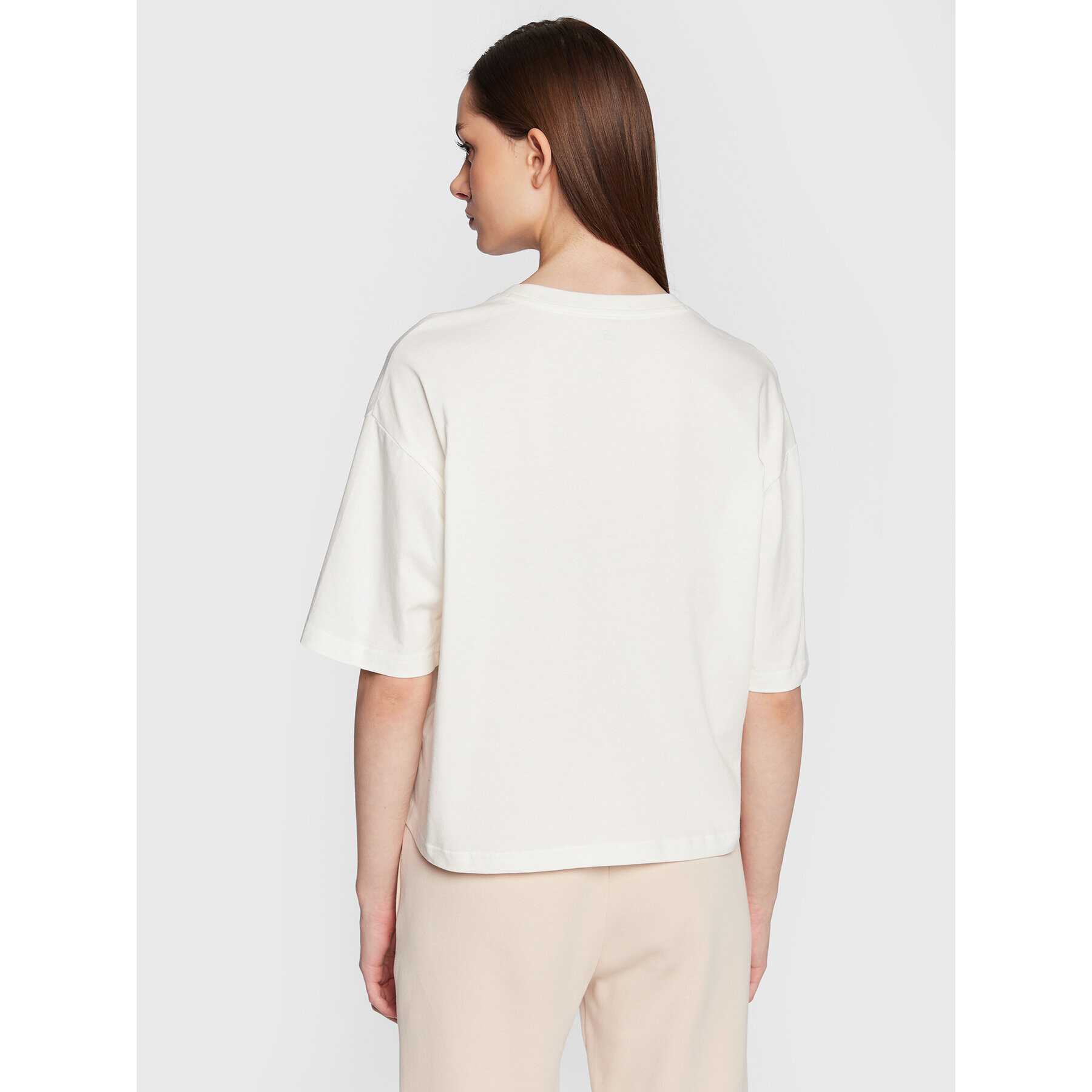 New Balance Тишърт Essentials Winter Story WT23519 Бял Oversize - Pepit.bg