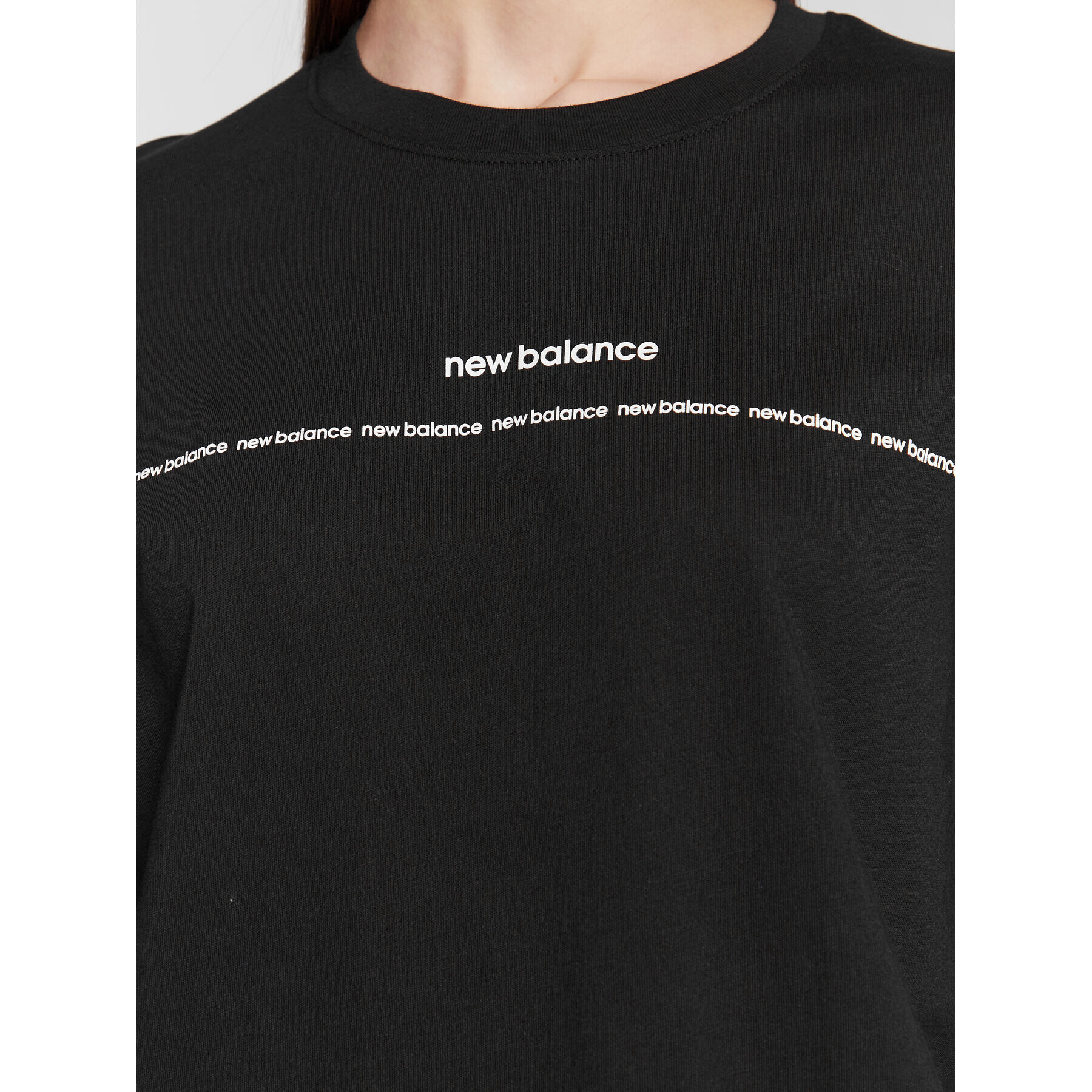 New Balance Тишърт Essentials Winter Story WT23519 Черен Oversize - Pepit.bg