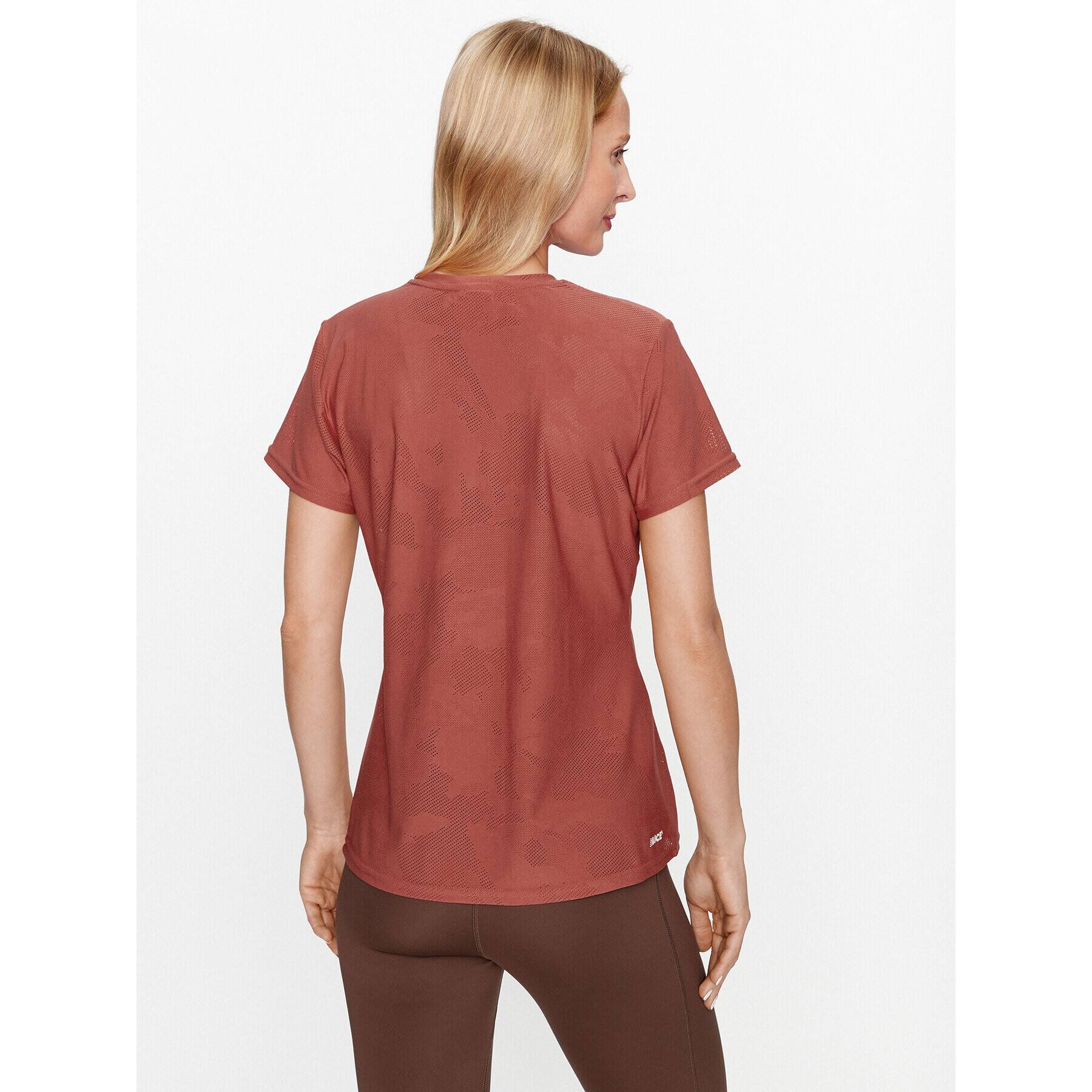 New Balance Тишърт Q Speed Jacquard Short Sleeve WT33281 Червен Regular Fit - Pepit.bg