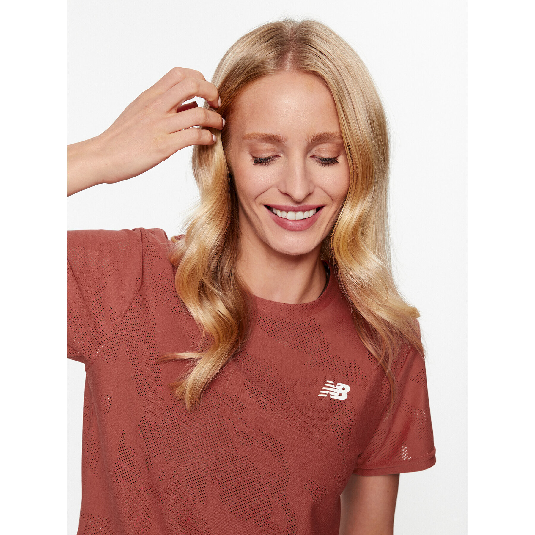 New Balance Тишърт Q Speed Jacquard Short Sleeve WT33281 Червен Regular Fit - Pepit.bg