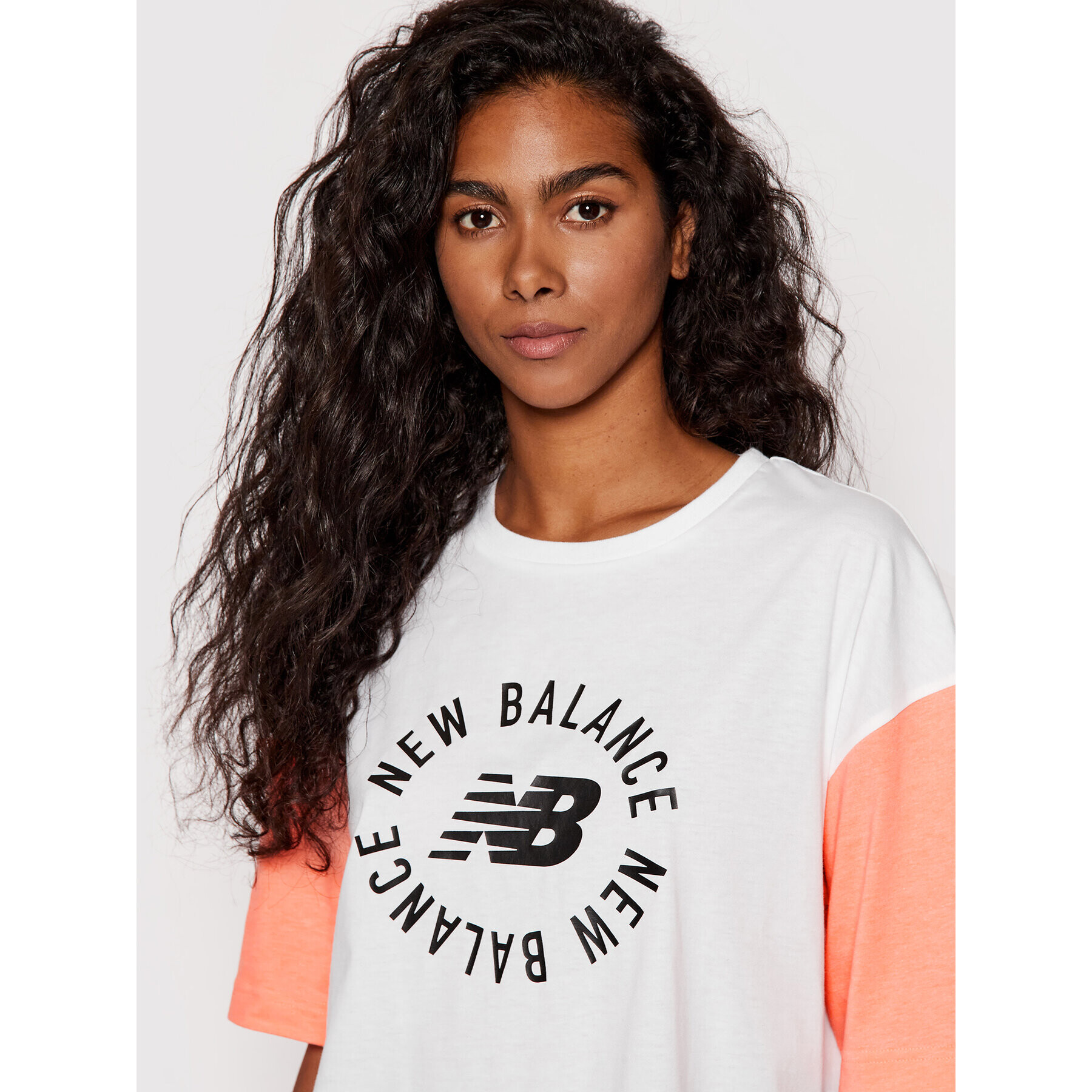 New Balance Тишърт Sprt Snl WT21800 Бял Relaxed Fit - Pepit.bg