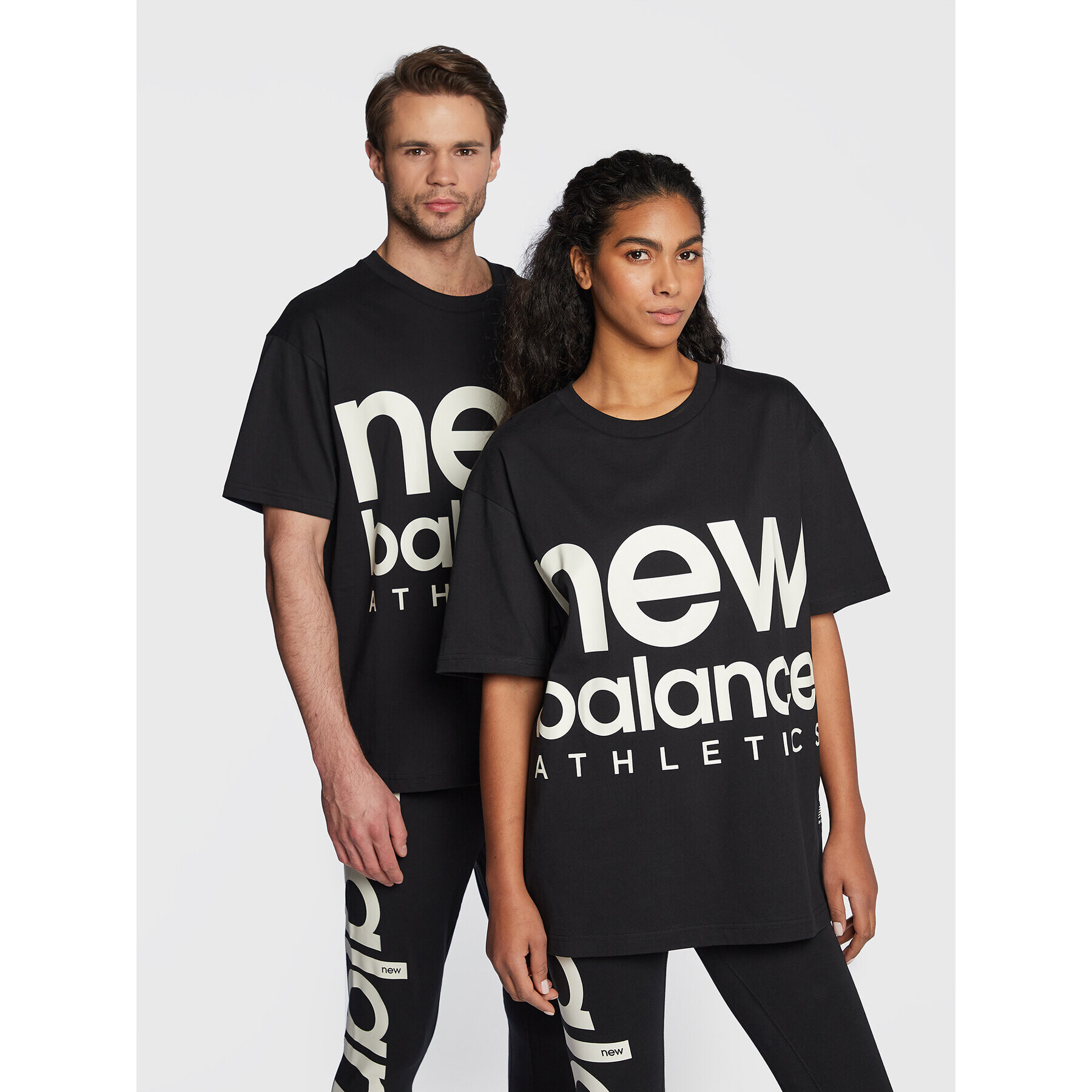 New Balance Тишърт Unisex Athletics UT23505 Черен Oversize - Pepit.bg