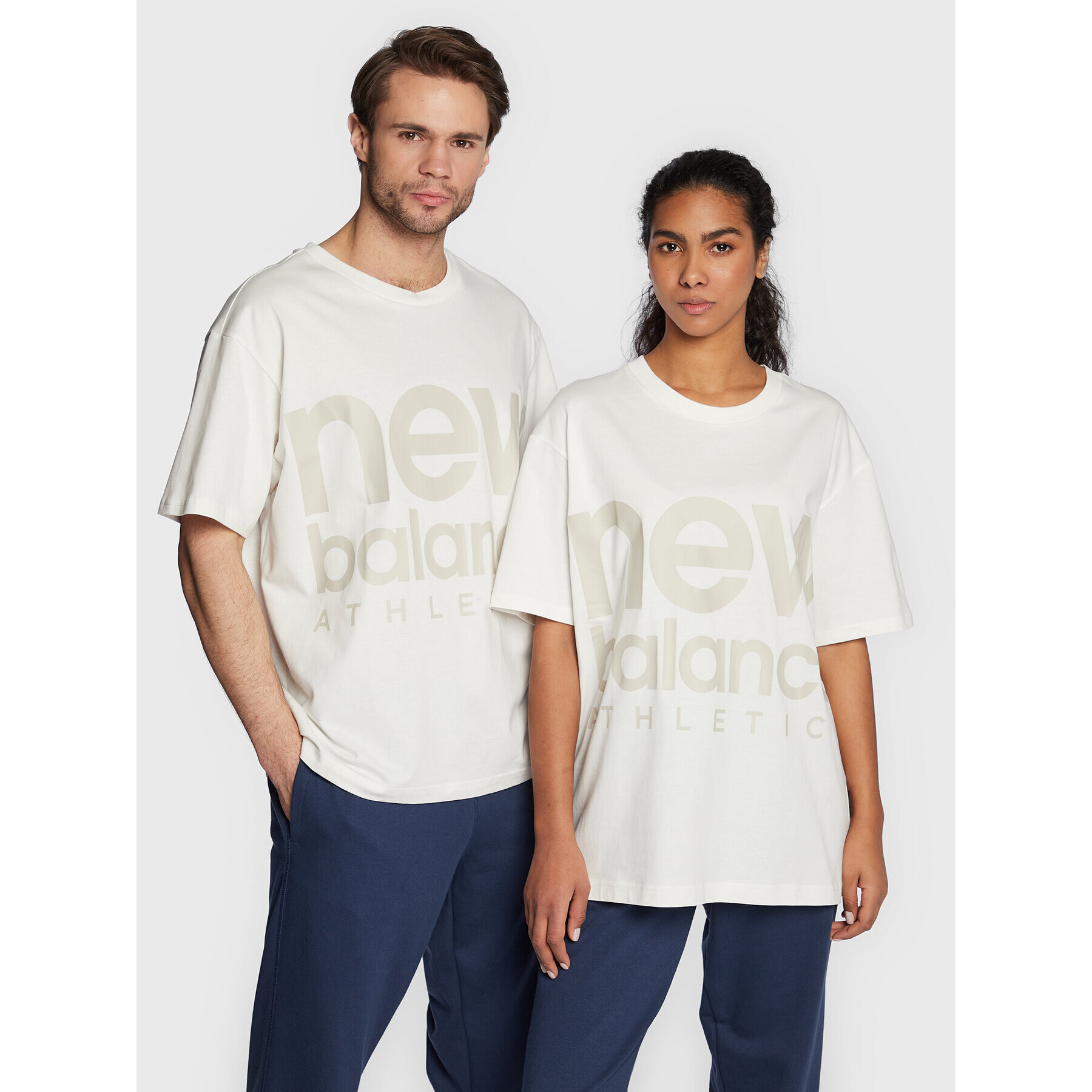 New Balance Тишърт Unisex Athletics UT23505 Екрю Oversize - Pepit.bg