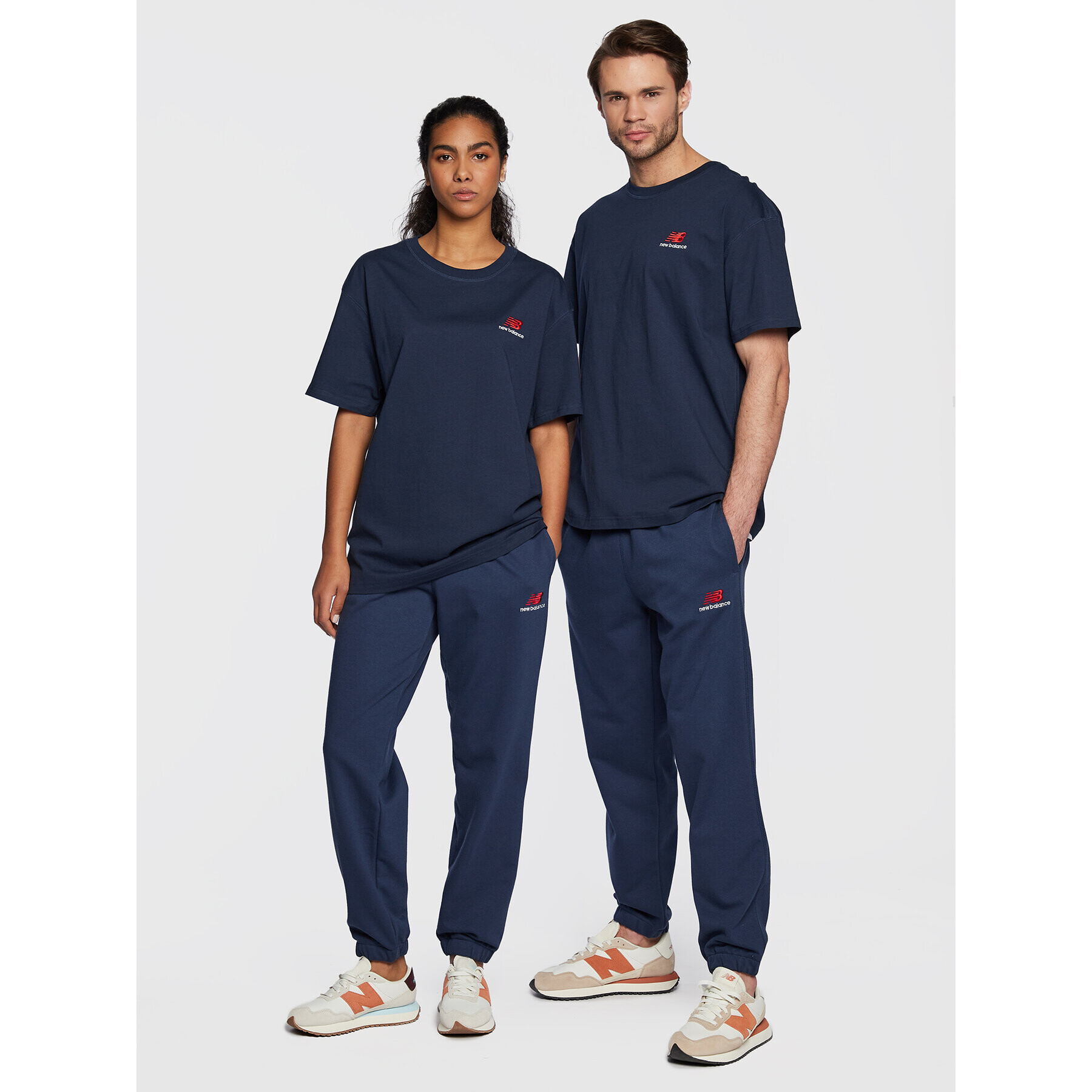 New Balance Тишърт Unisex UT21503 Тъмносин Relaxed Fit - Pepit.bg