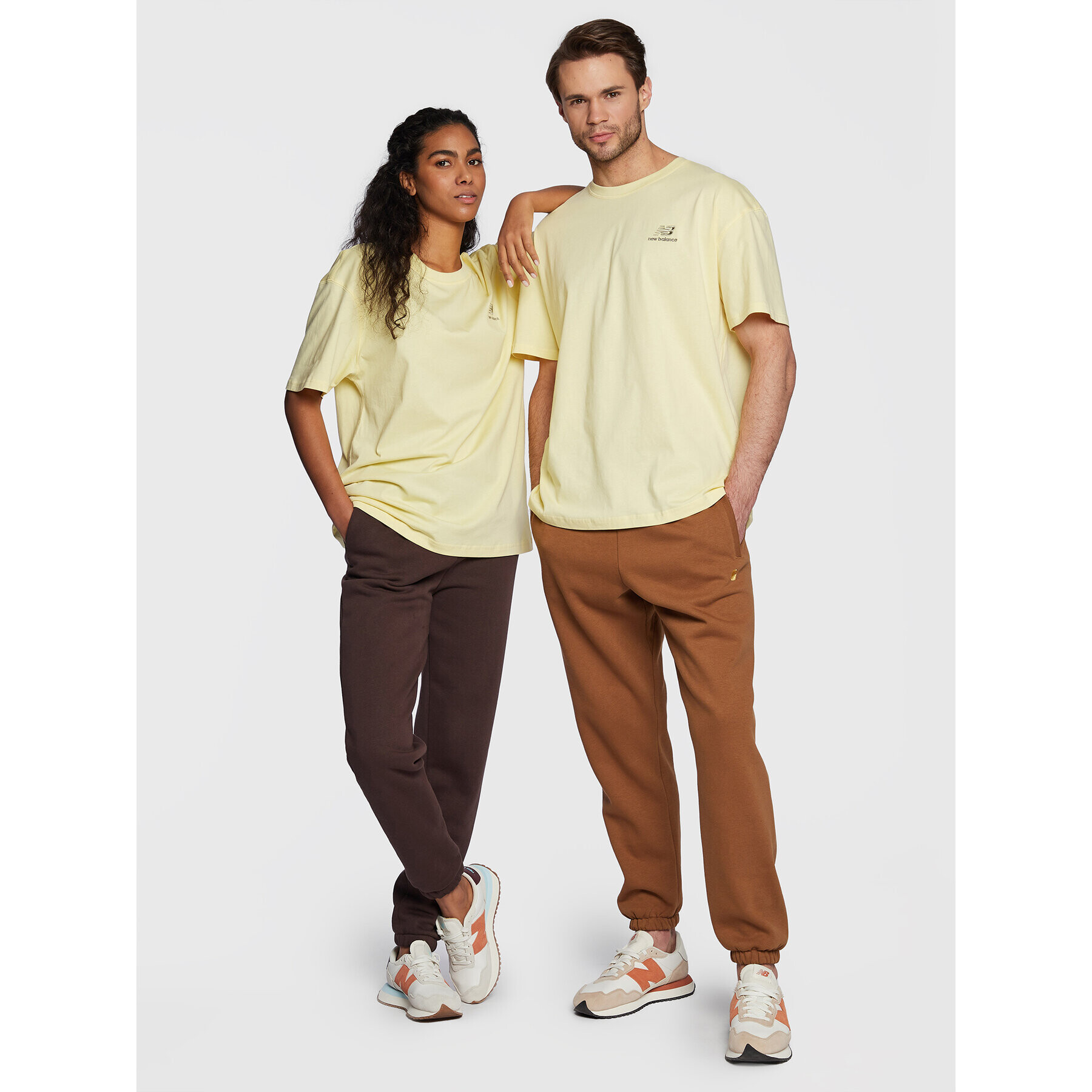 New Balance Тишърт Unisex UT21503 Жълт Relaxed Fit - Pepit.bg