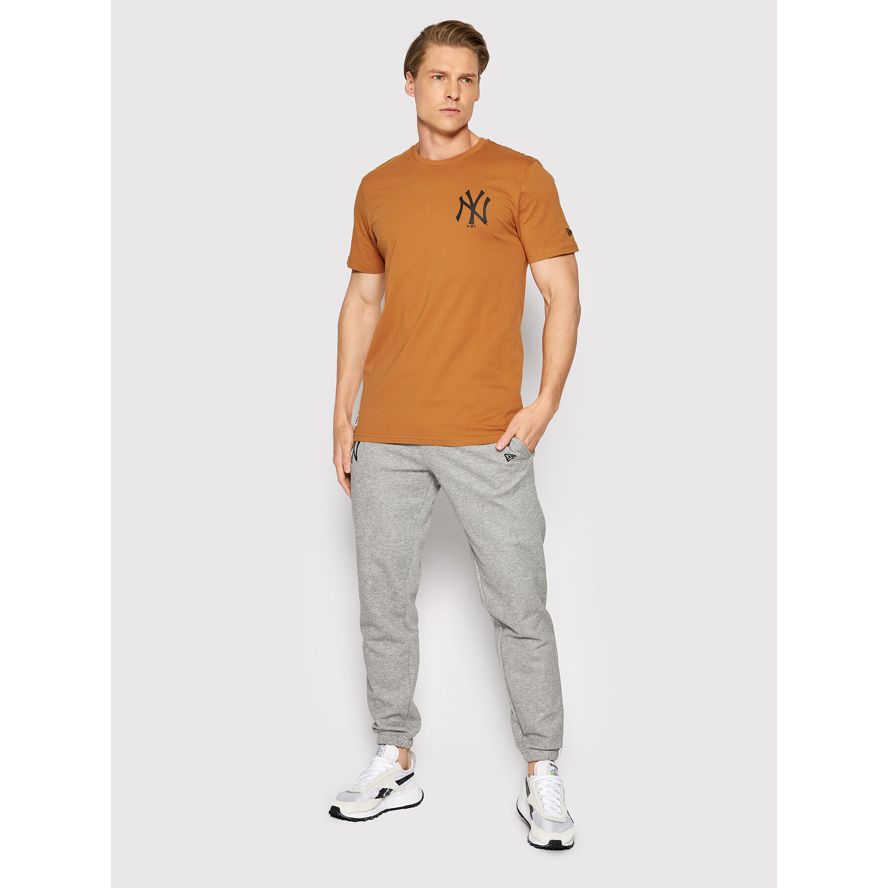 New Era Долнище анцуг Mlb Team Logo 12893119 Сив Regular Fit - Pepit.bg
