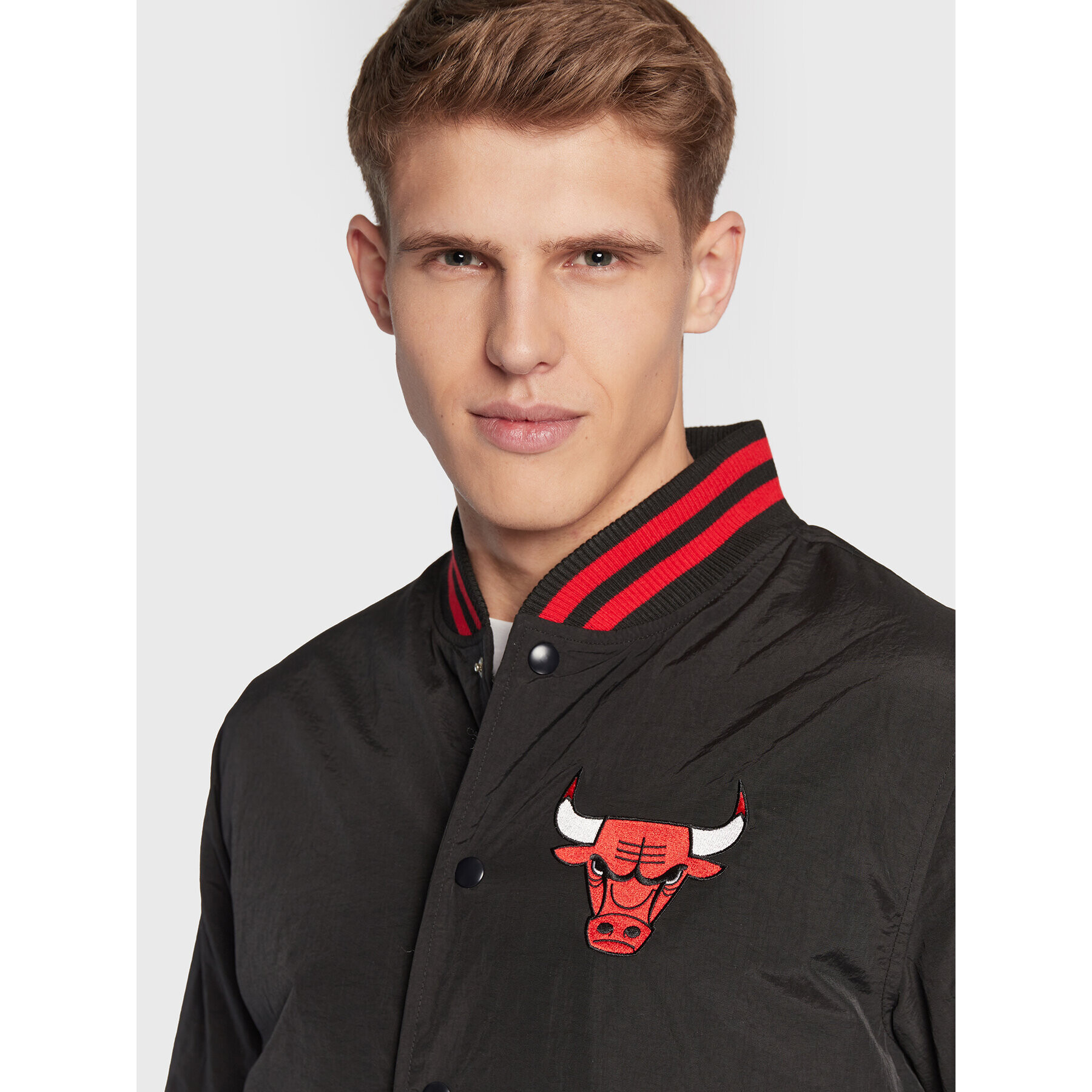 New Era Яке бомбър Chicago Bulls Logo 60284773 Черен Regular Fit - Pepit.bg