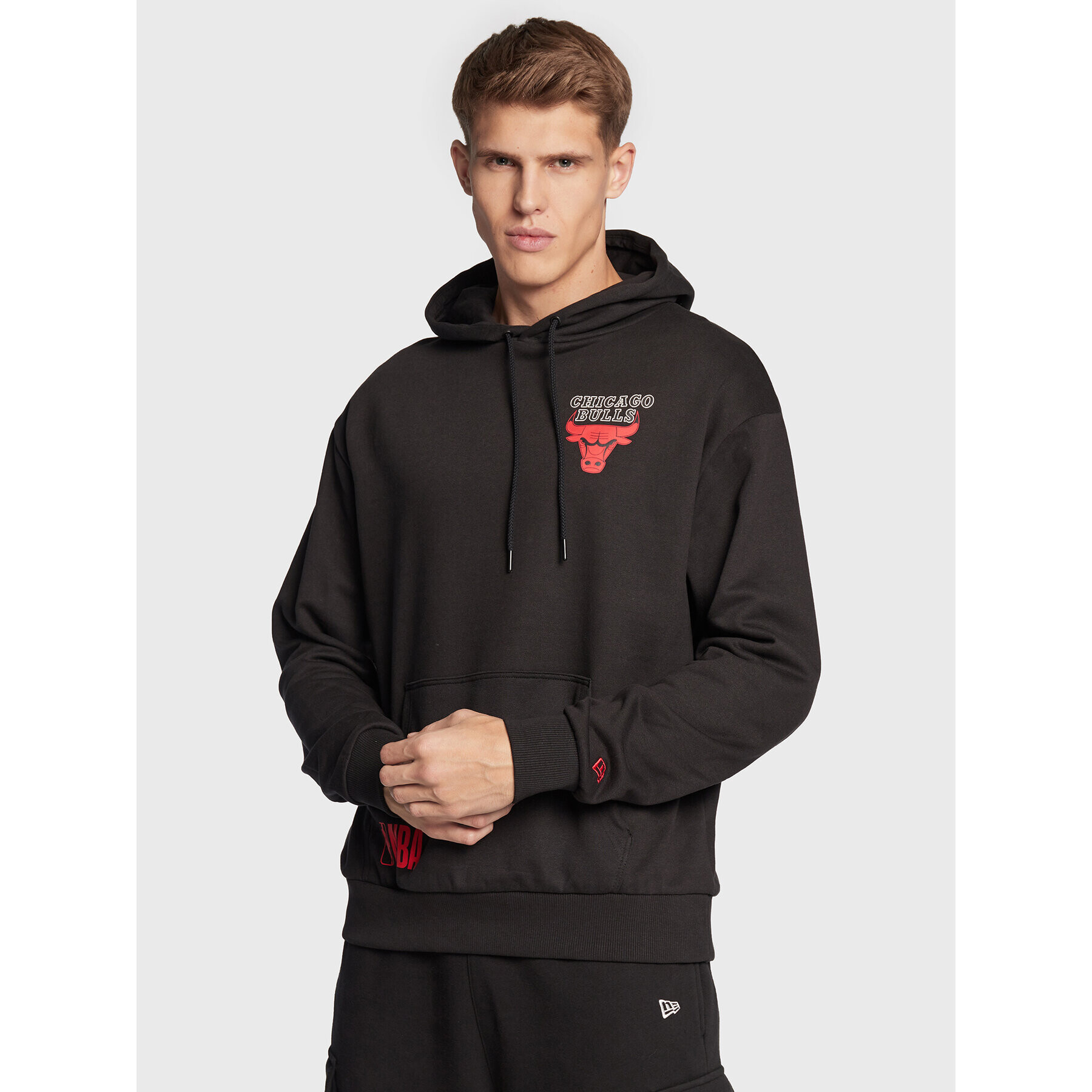 New Era Суитшърт Chicago Bulls NBA Team Logo 60284623 Черен Relaxed Fit - Pepit.bg