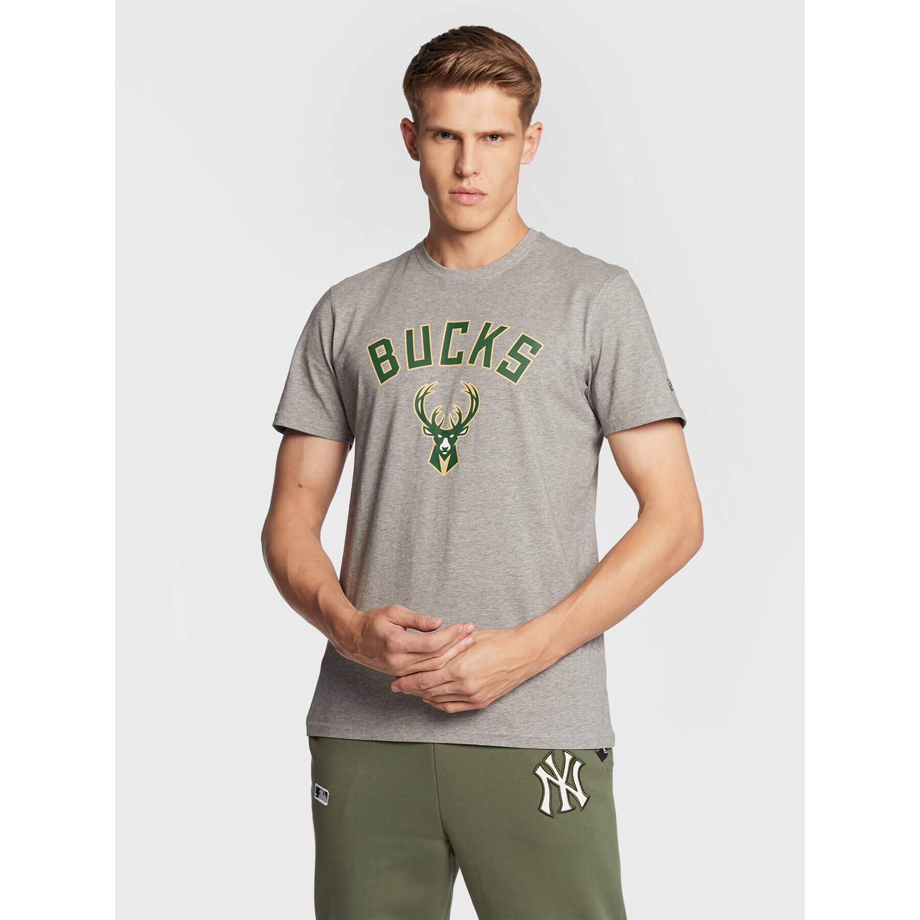 New Era Тишърт Milwaukee Bucks 11546147 Сив Regular Fit - Pepit.bg