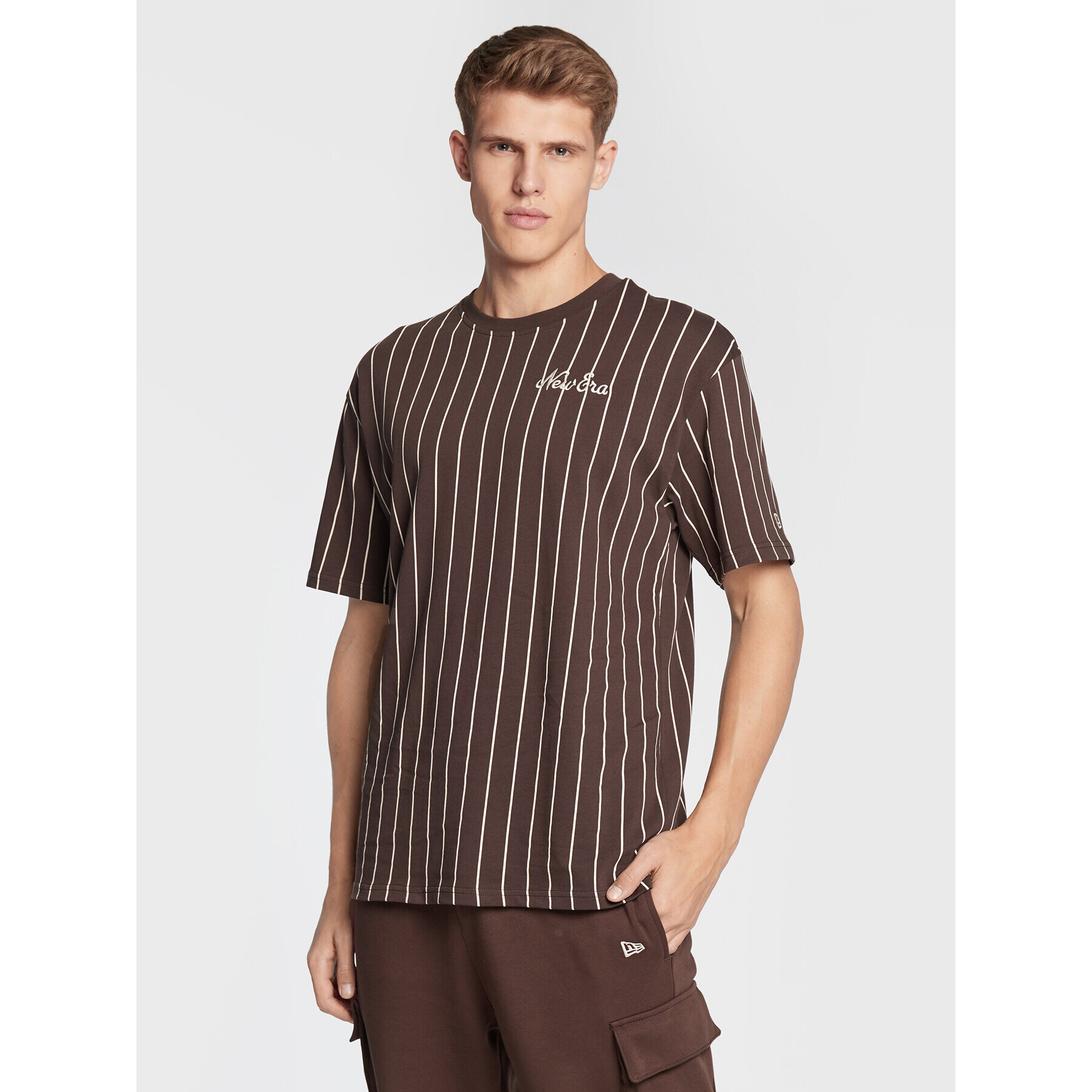 New Era Тишърт Pinstripe 60284644 Кафяв Oversize - Pepit.bg