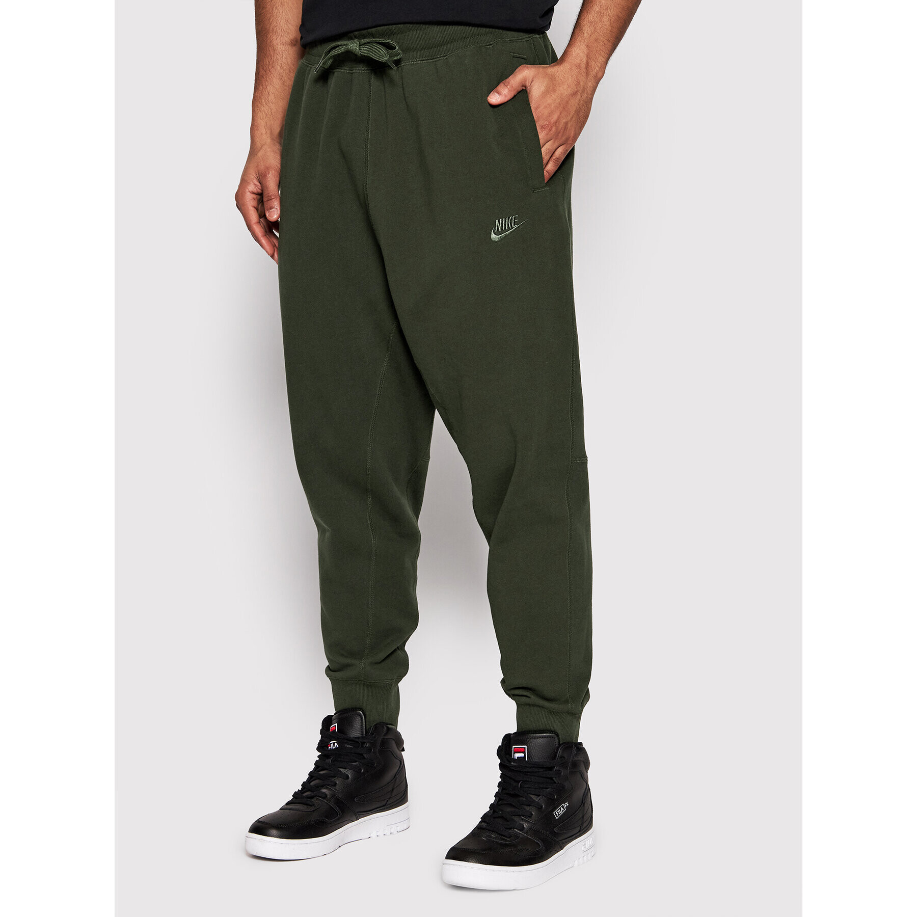 Nike Долнище анцуг Sportswear DA0019 Зелен Regular Fit - Pepit.bg