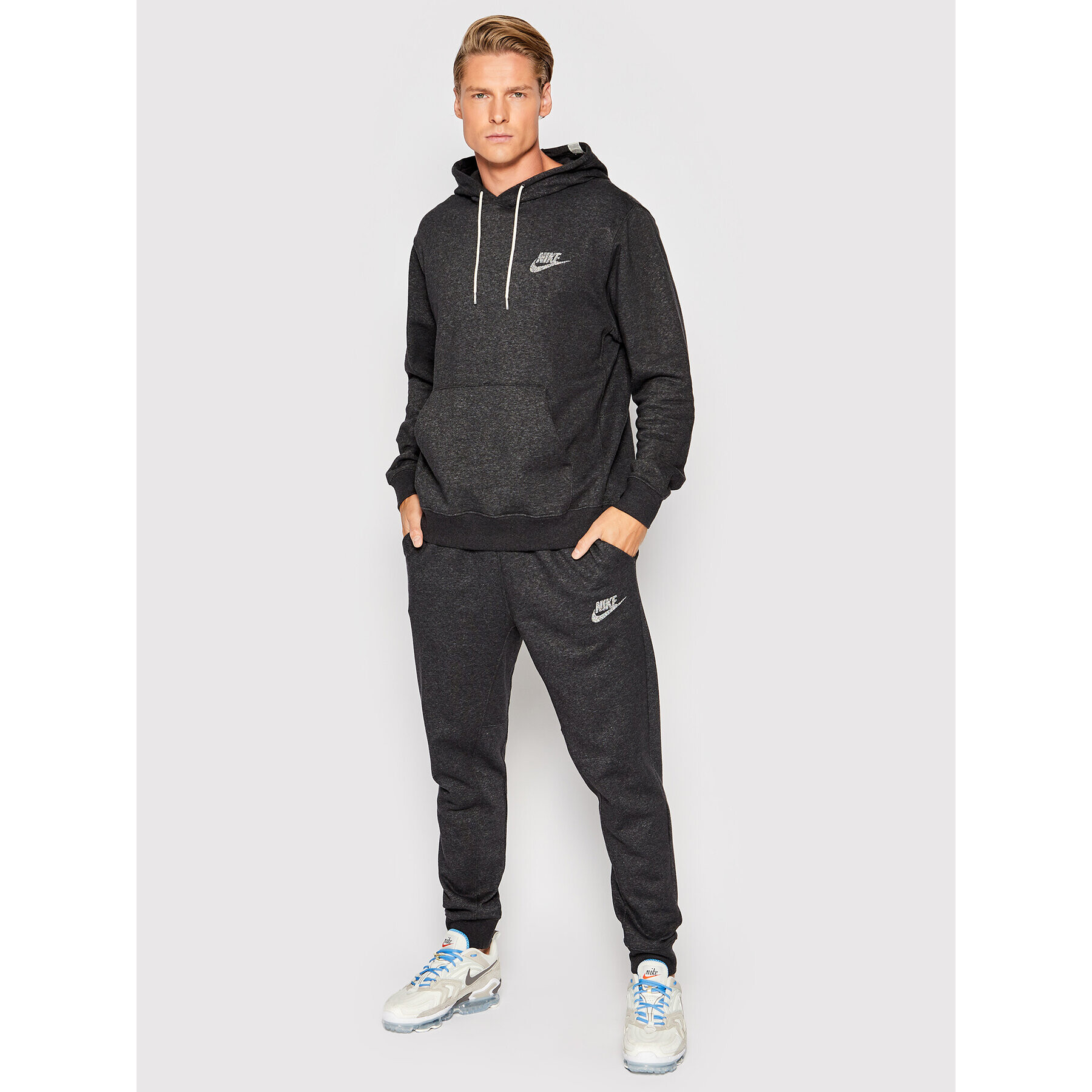 Nike Долнище анцуг Sportswear DM5626 Сив Standard Fit - Pepit.bg