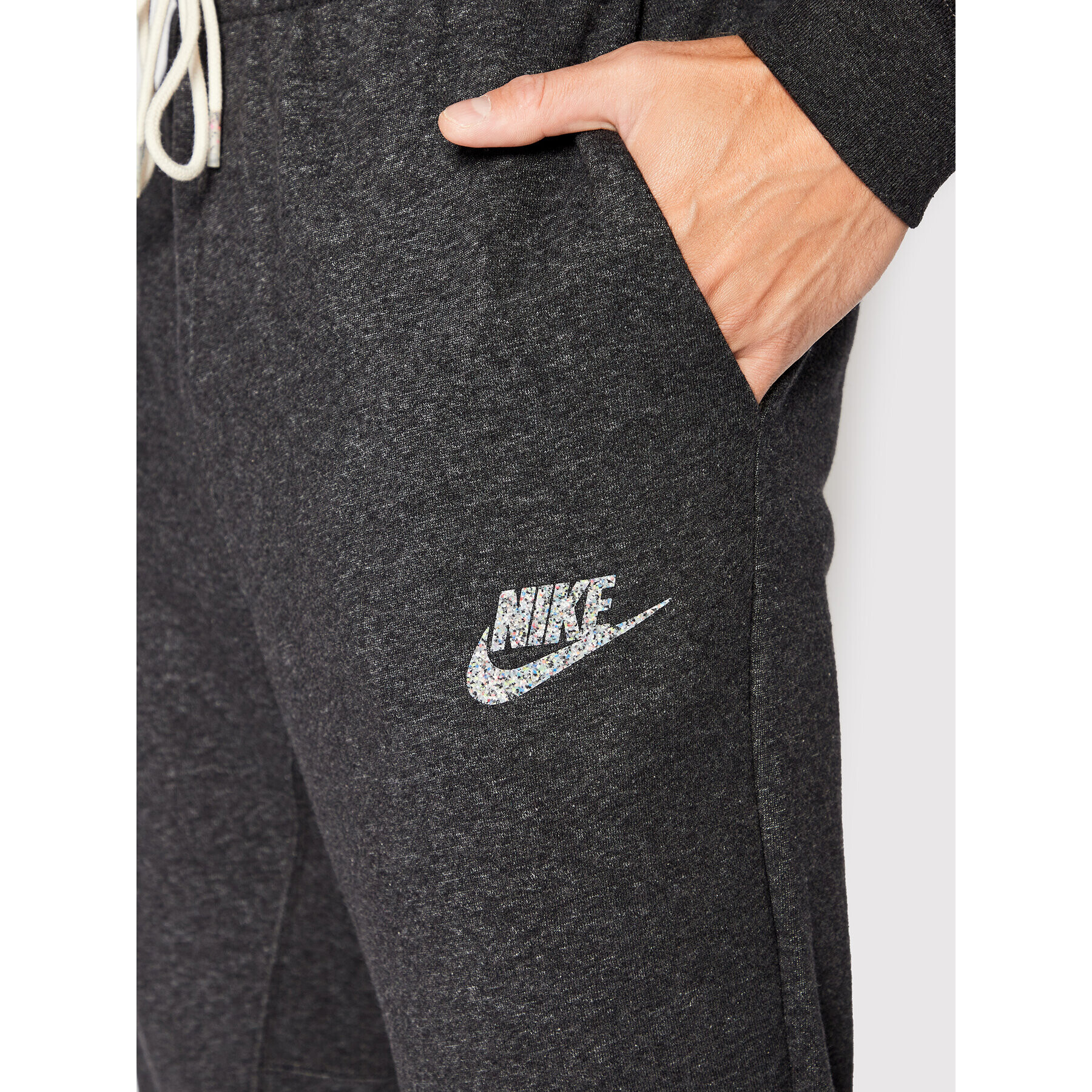 Nike Долнище анцуг Sportswear DM5626 Сив Standard Fit - Pepit.bg