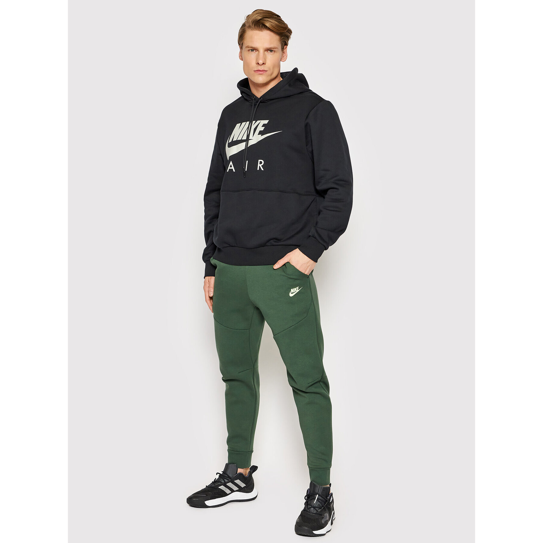 Nike Долнище анцуг Sportswear Tech Fleece CU4495 Зелен Slim Fit - Pepit.bg