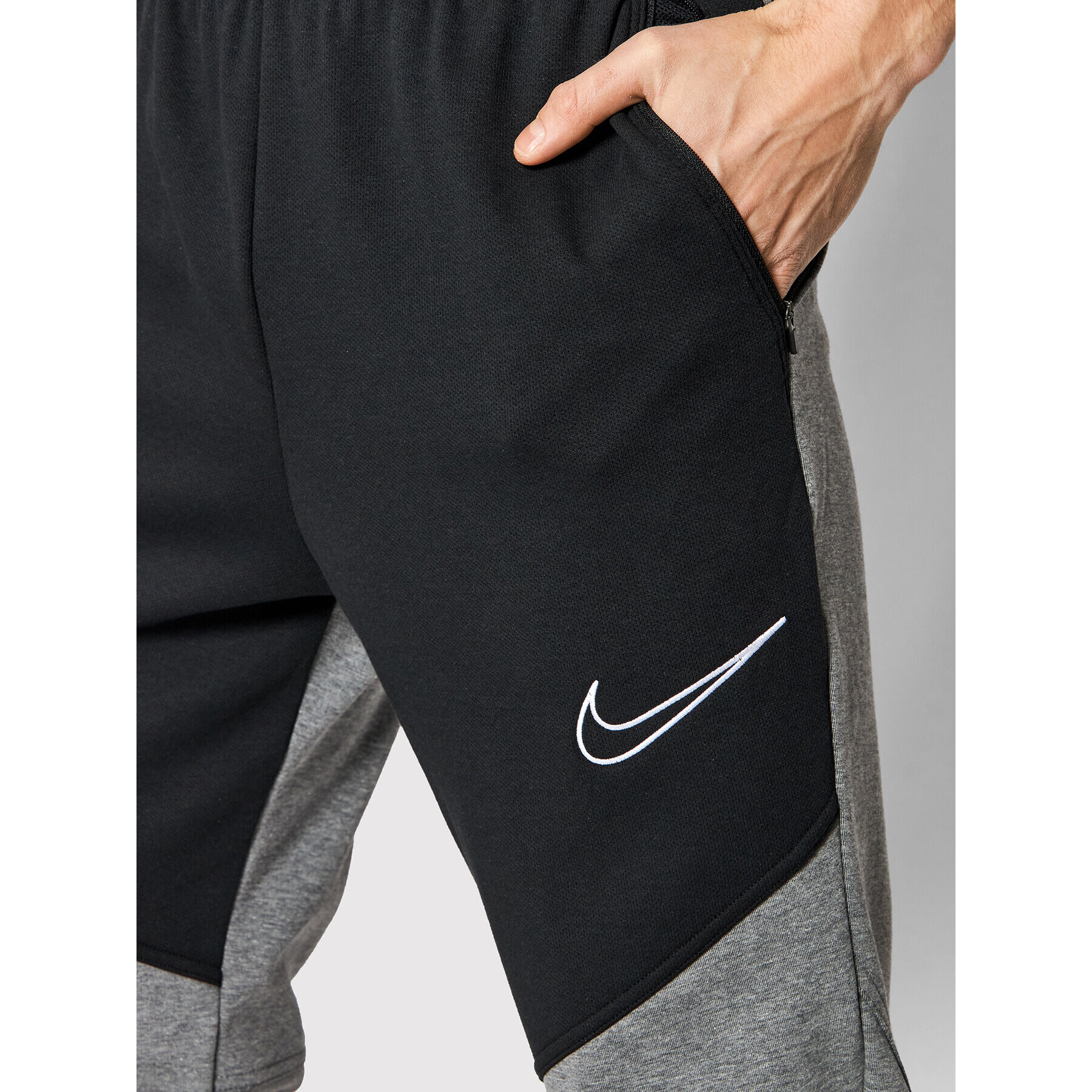 Nike Долнище анцуг Therma-Fit DD2108 Сив Standard Fit - Pepit.bg