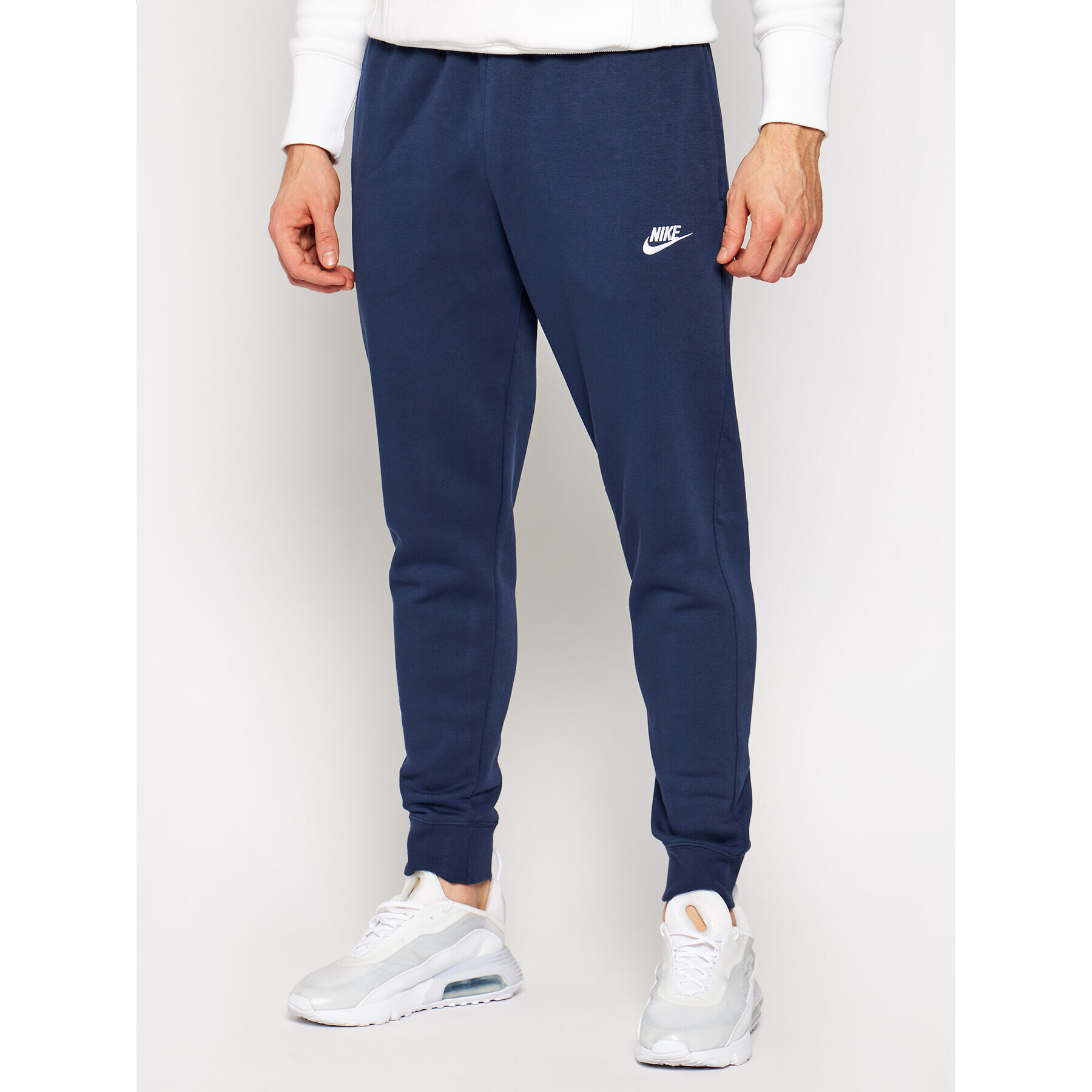 Nike Долнище анцуг Club BV2671 Тъмносин Standard Fit - Pepit.bg