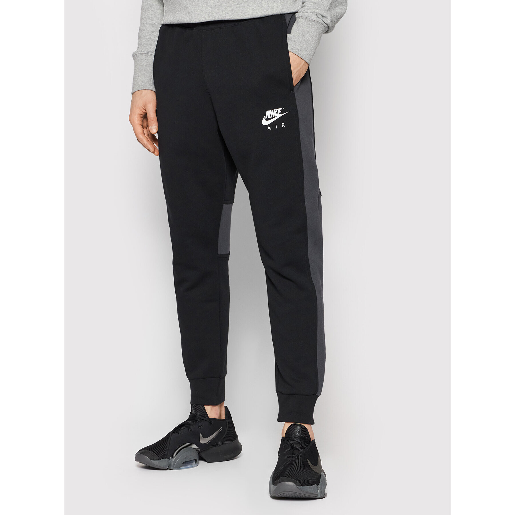 Nike Долнище анцуг DD6348 Черен Standard Fit - Pepit.bg