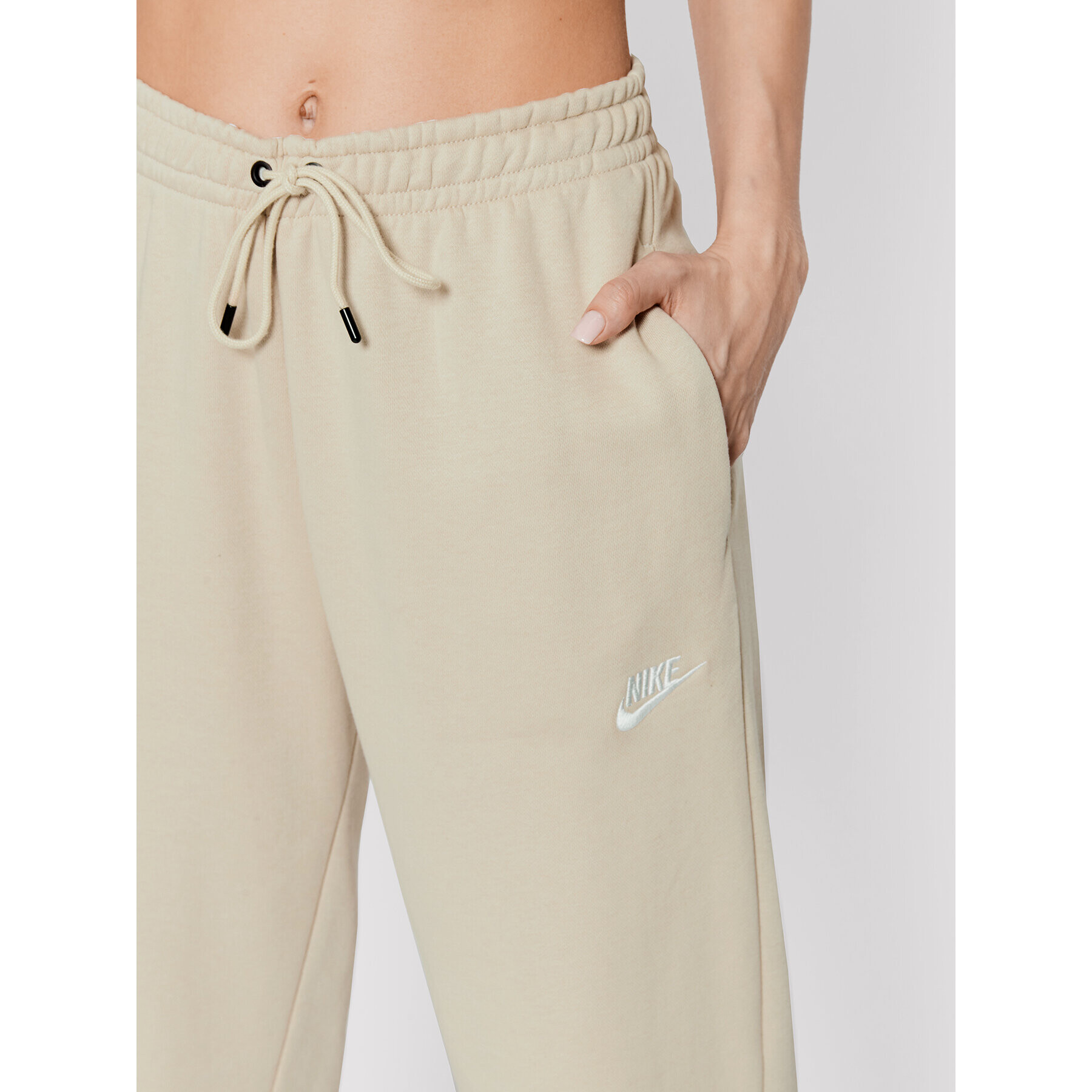 Nike Долнище анцуг Essential BV4091 Бежов Loose Fit - Pepit.bg