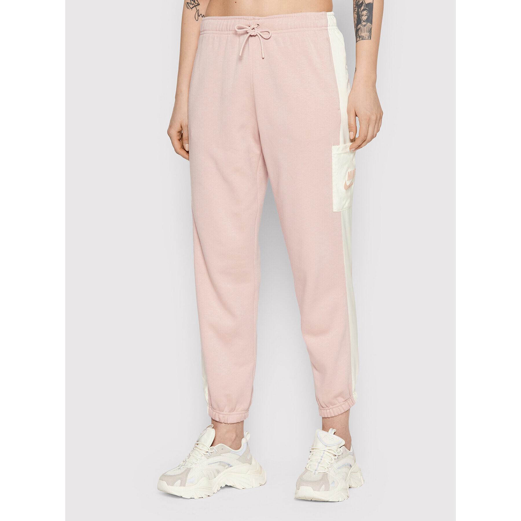 Nike Долнище анцуг Nsw Flc DD5679 Розов Regular Fit - Pepit.bg