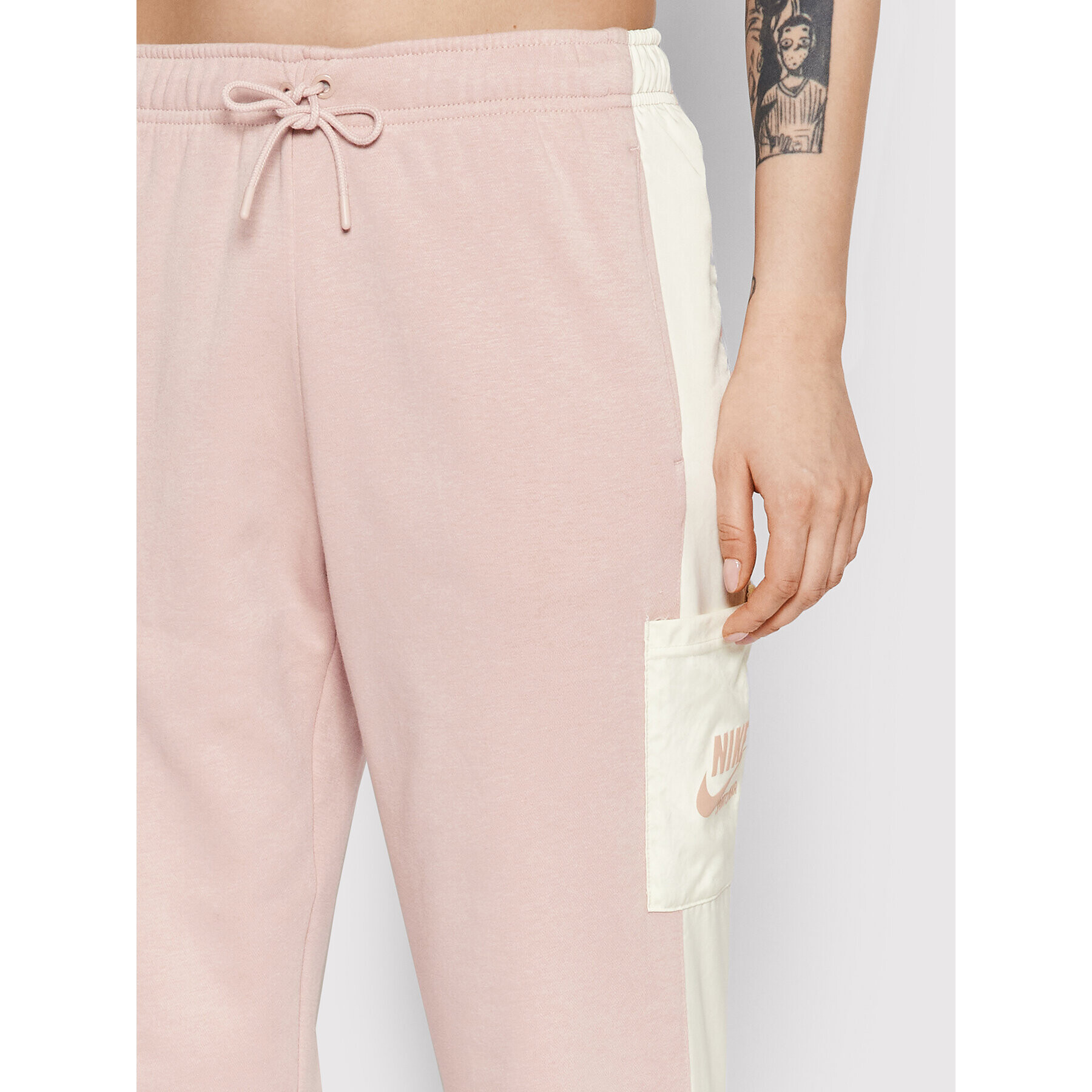 Nike Долнище анцуг Nsw Flc DD5679 Розов Regular Fit - Pepit.bg