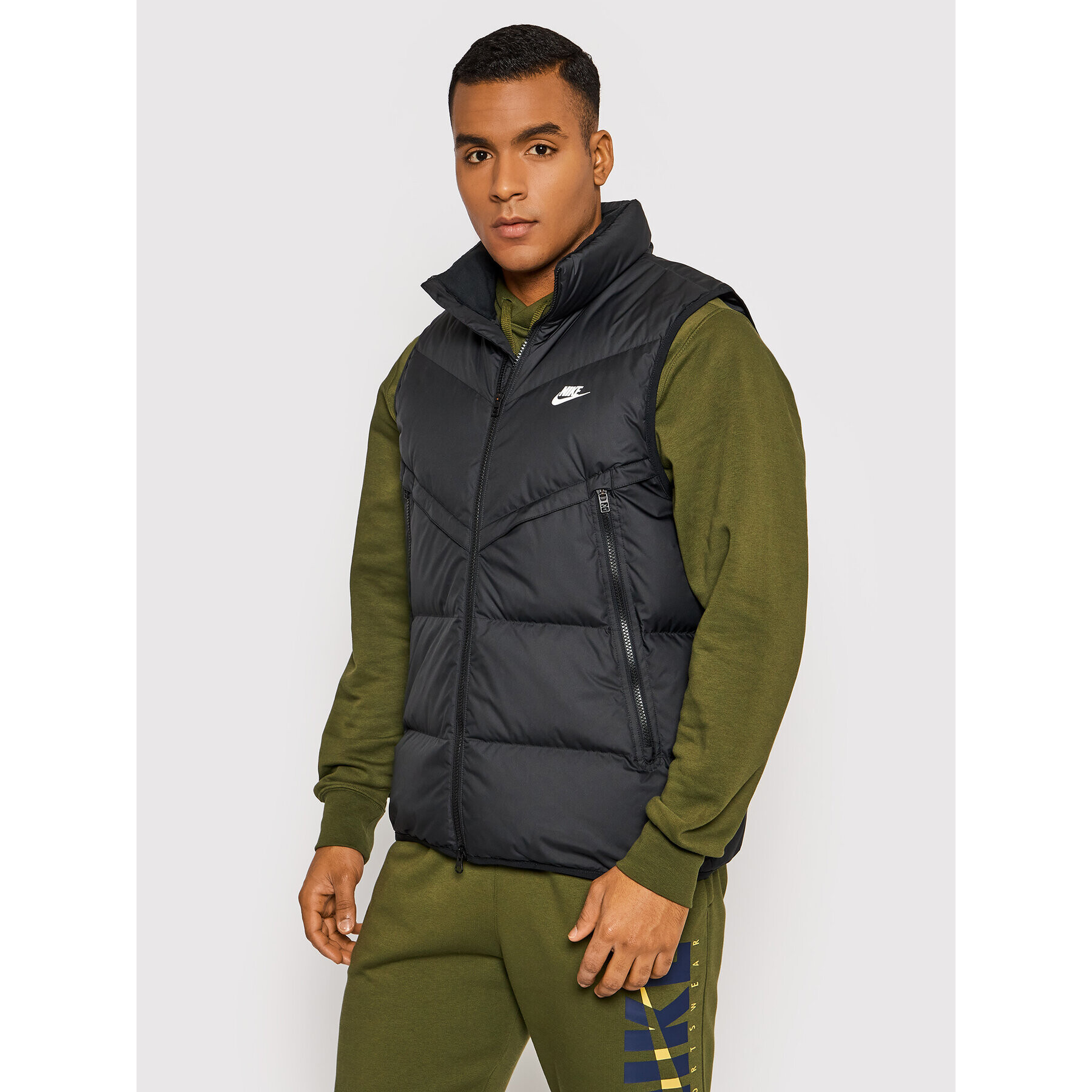 Nike Елек Storm-Fit Windrunner DD6817 Черен Regular Fit - Pepit.bg
