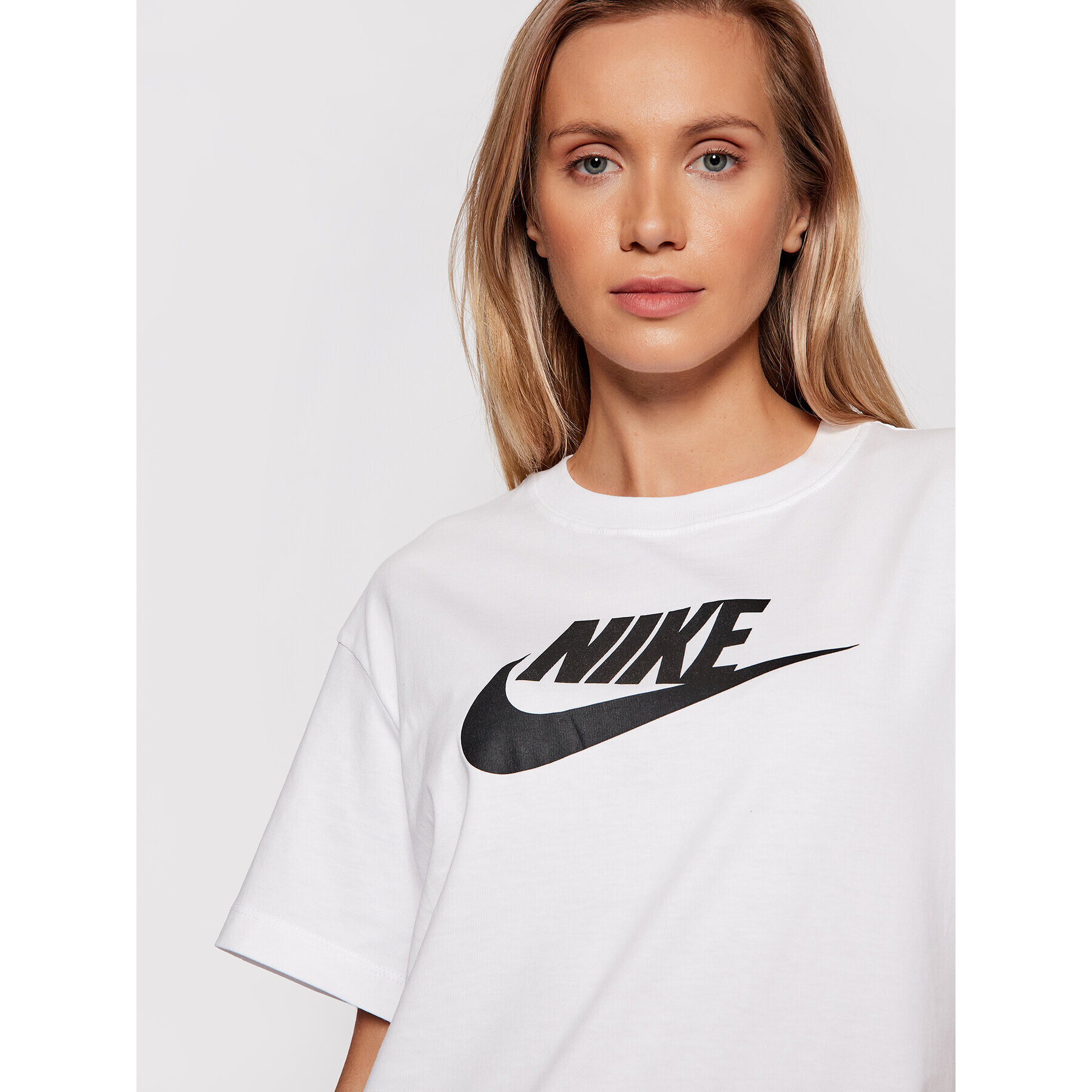 Nike Ежедневна рокля Sportswear Essential DM3278 Бял Loose Fit - Pepit.bg