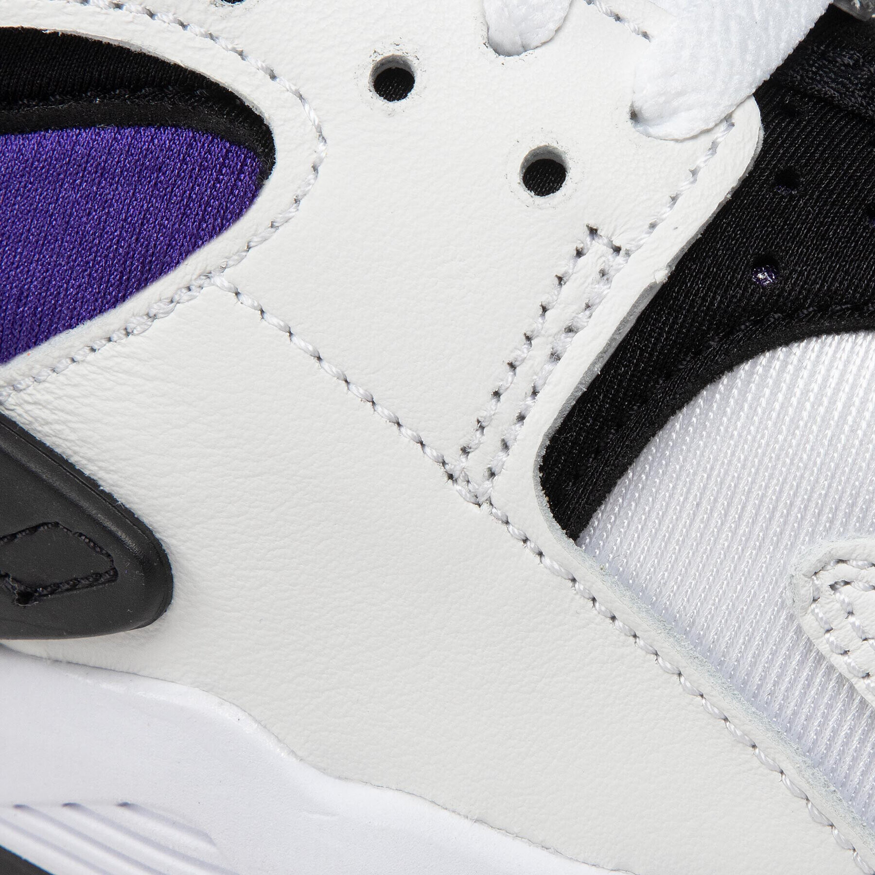 Nike Обувки Air Hurache DH4439 105 Бял - Pepit.bg