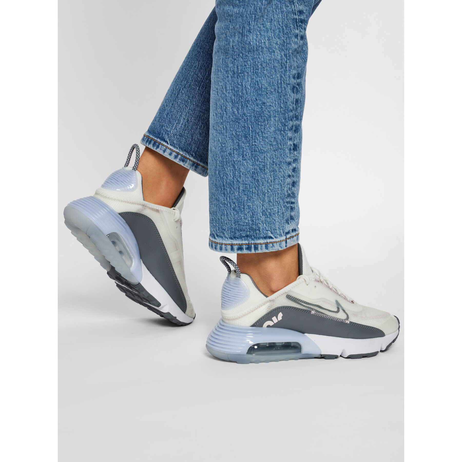 Nike Обувки Air Max 2090 CT1290 101 Бежов - Pepit.bg