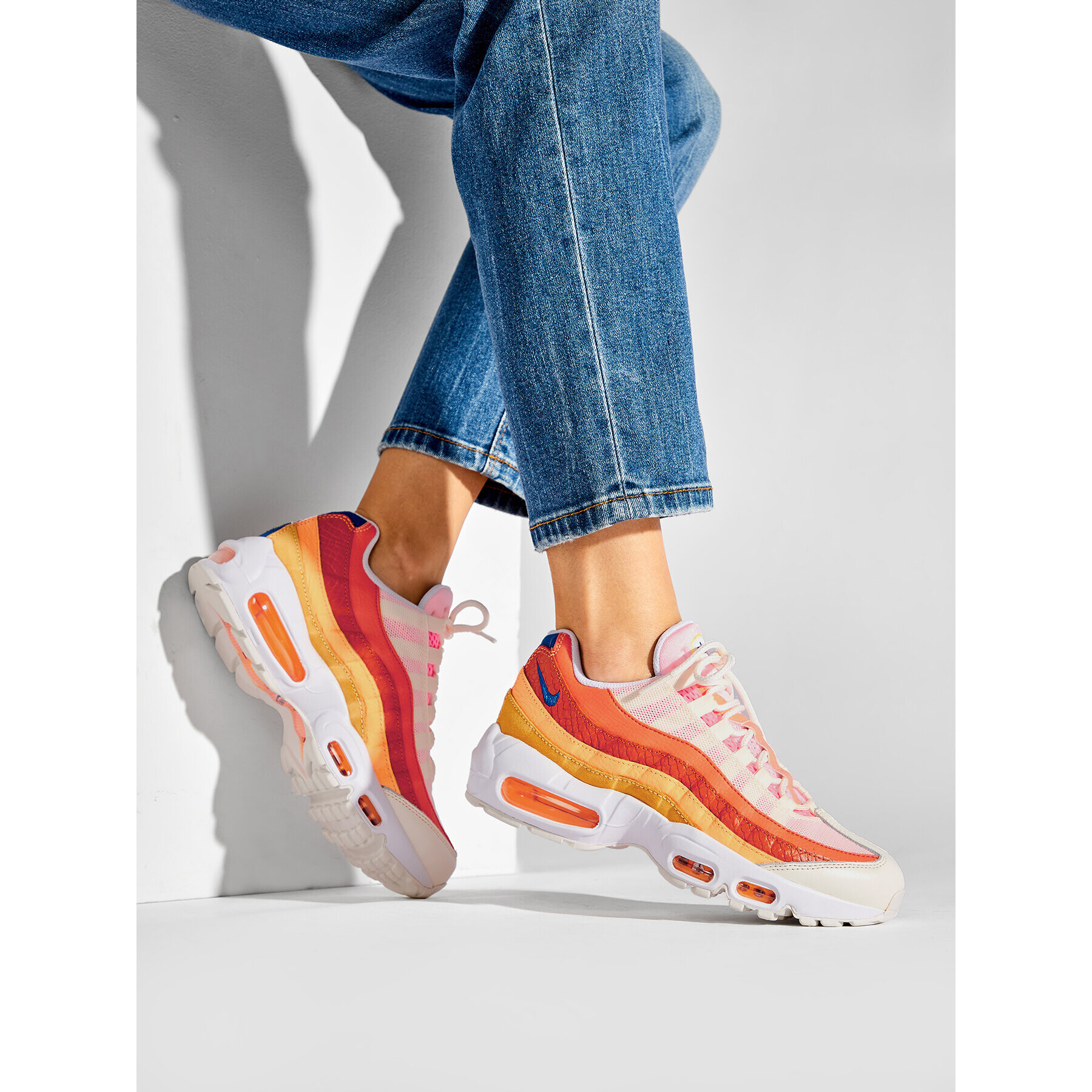 Nike Обувки Air Max 95 DJ6906 800 Оранжев - Pepit.bg